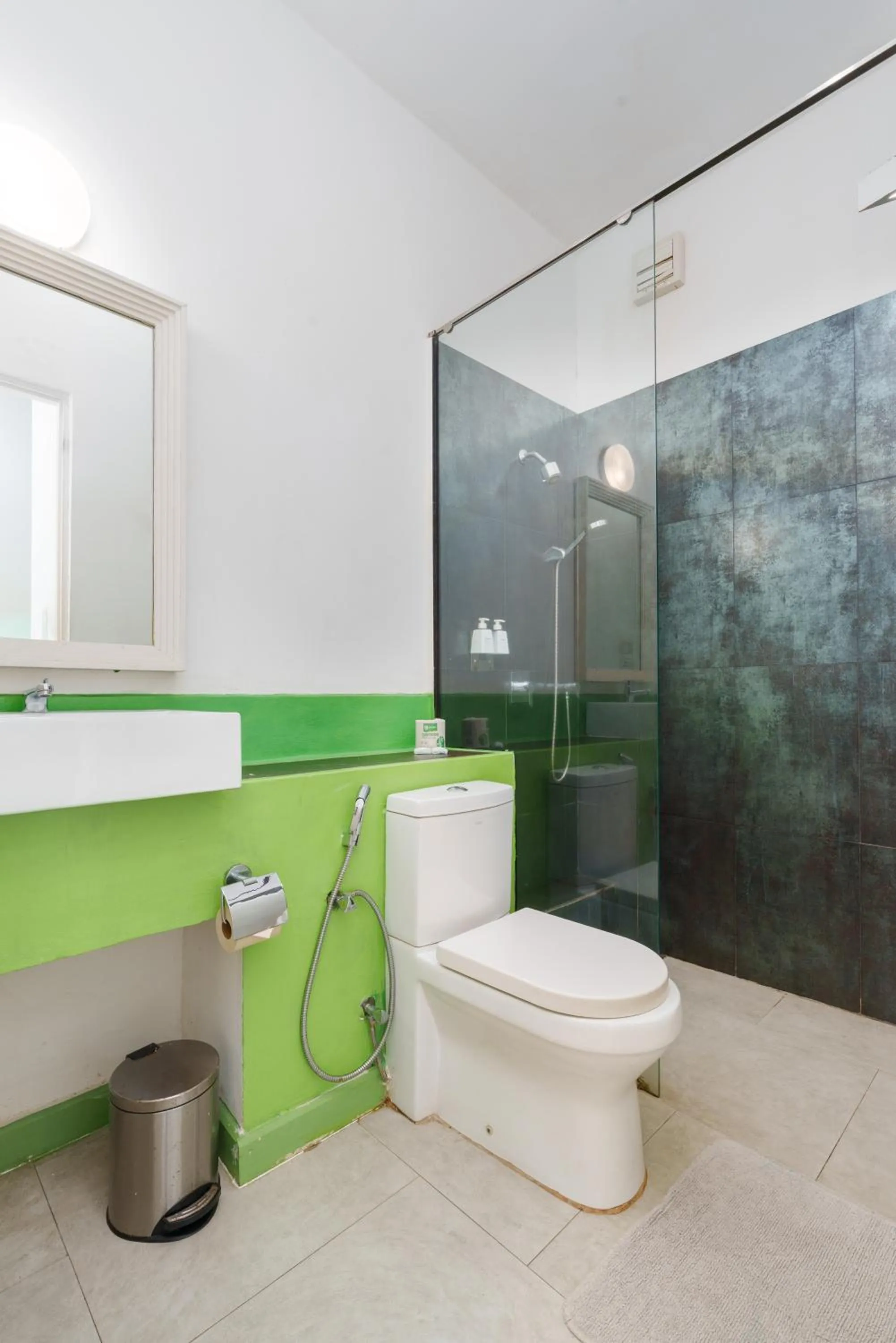 Shower in Hotel J Negombo