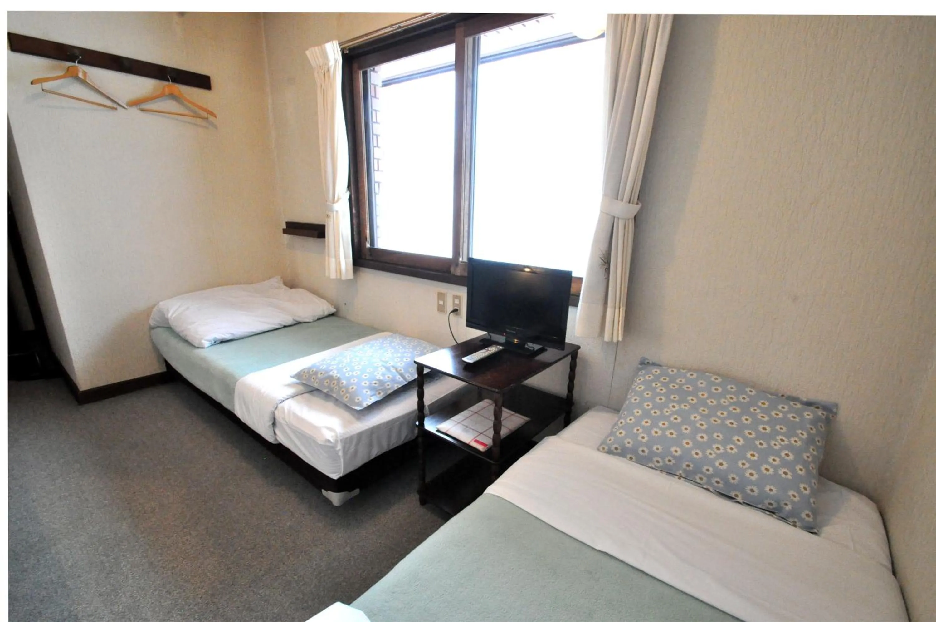 Photo of the whole room, Bed in Pension Risuno Koya