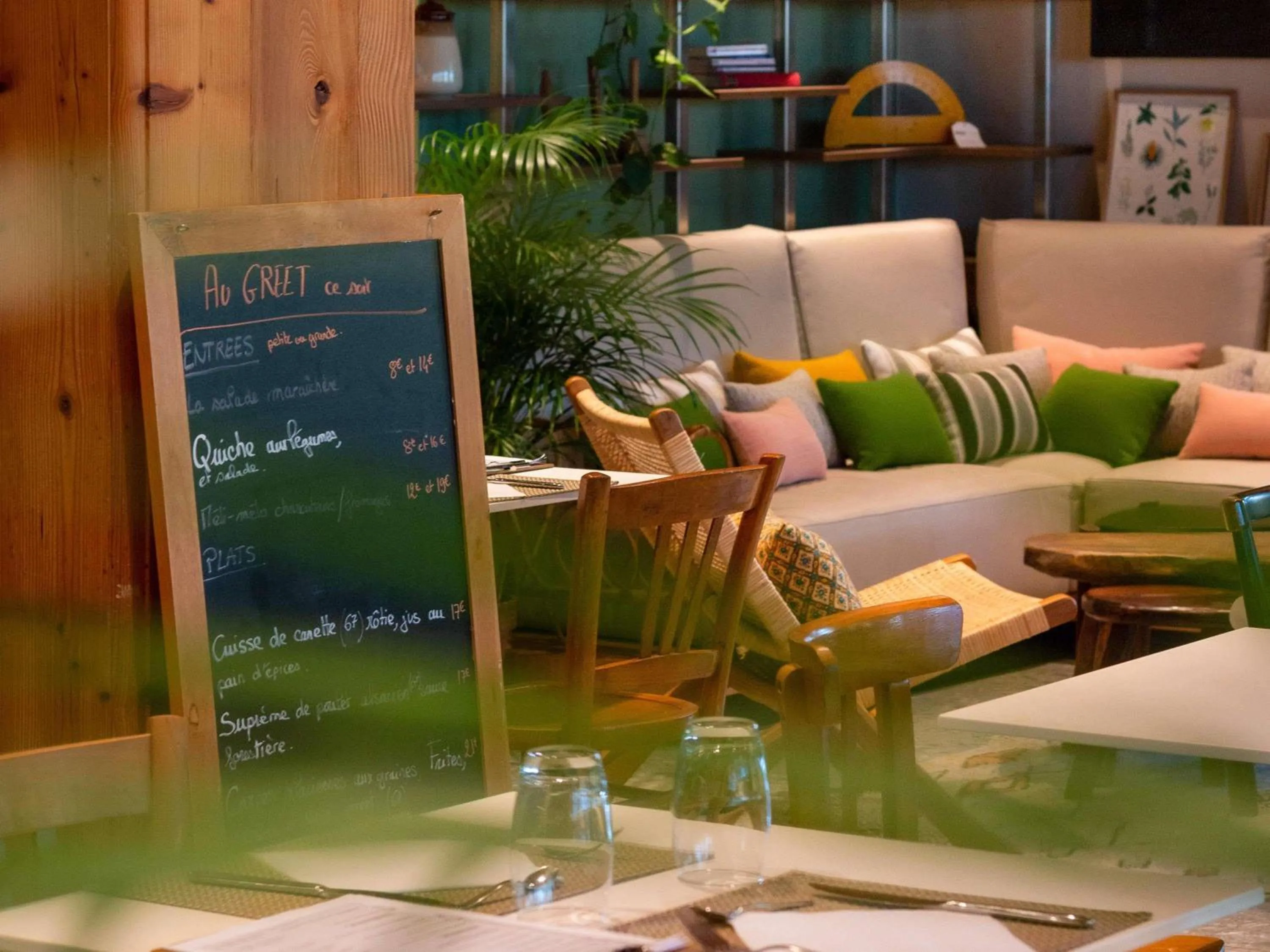 Restaurant/places to eat in Greet Hotel Colmar