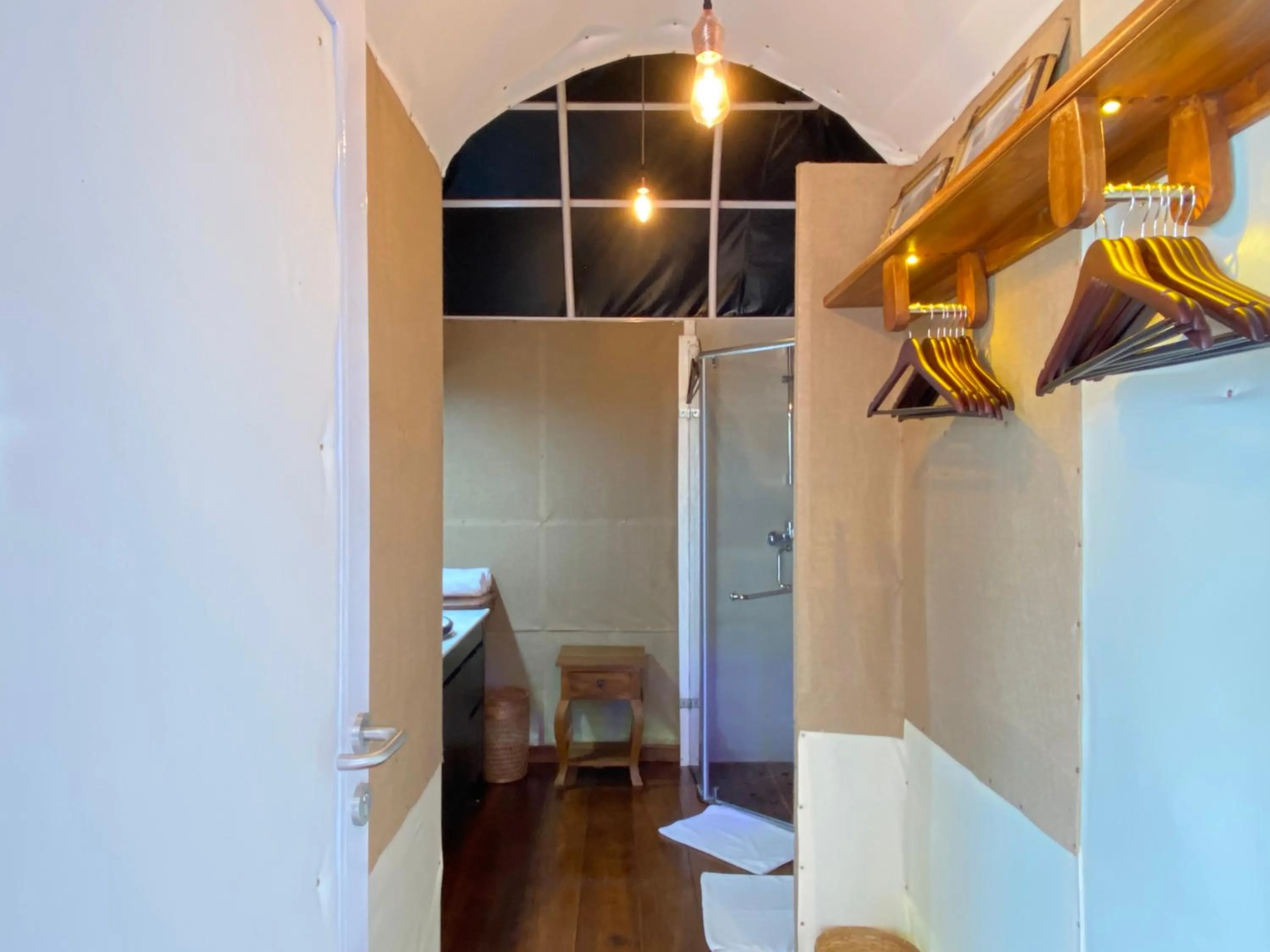 Pondanu Cabins By The Lake