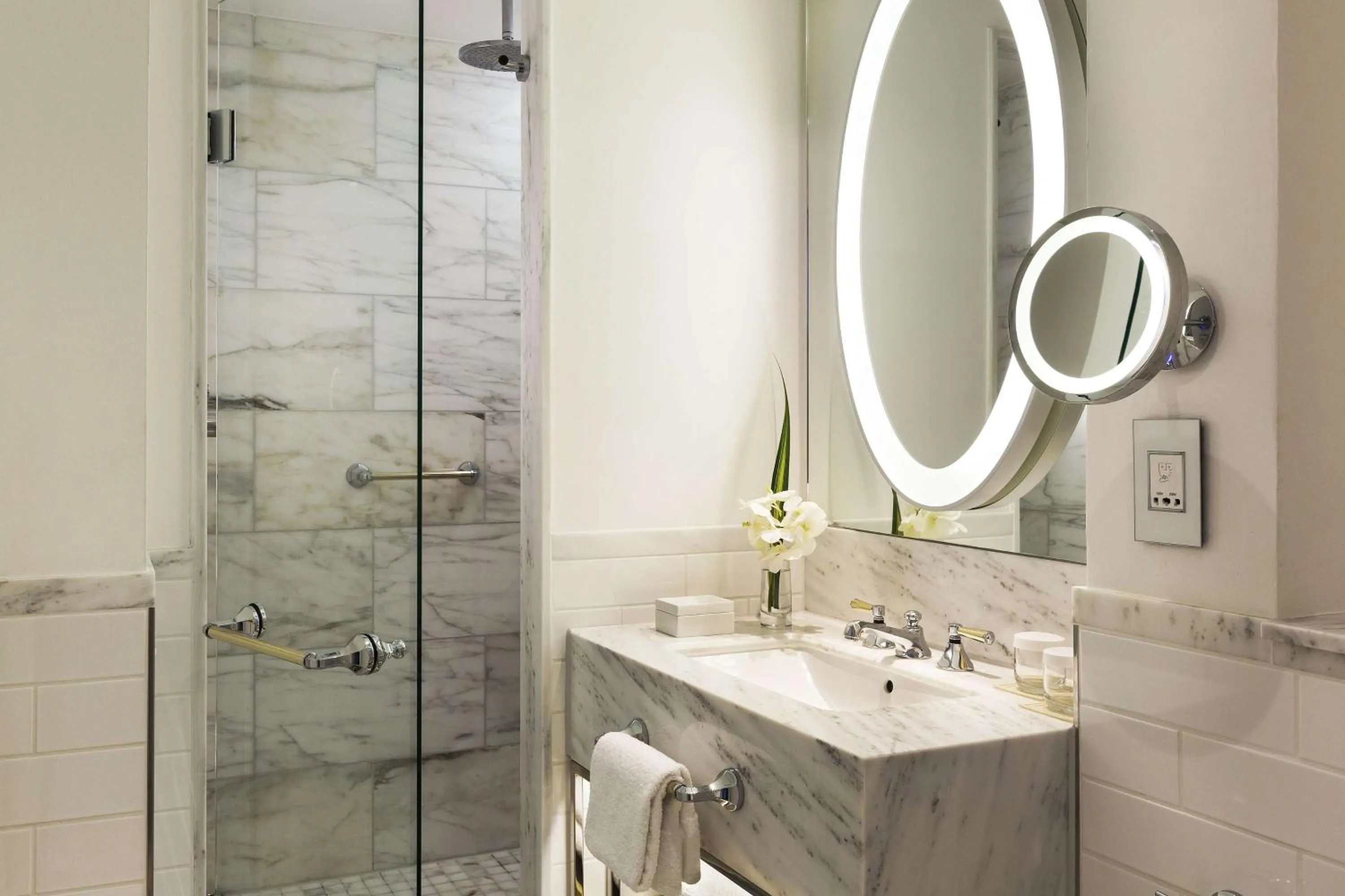 Bathroom in Hilton Paris Opera