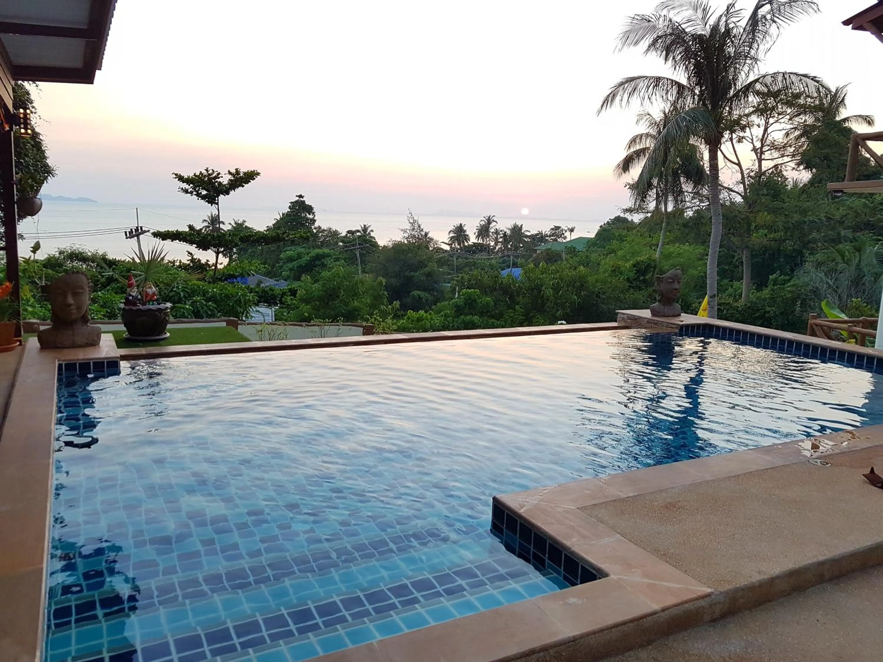 Swimming pool in Moonstone Studio