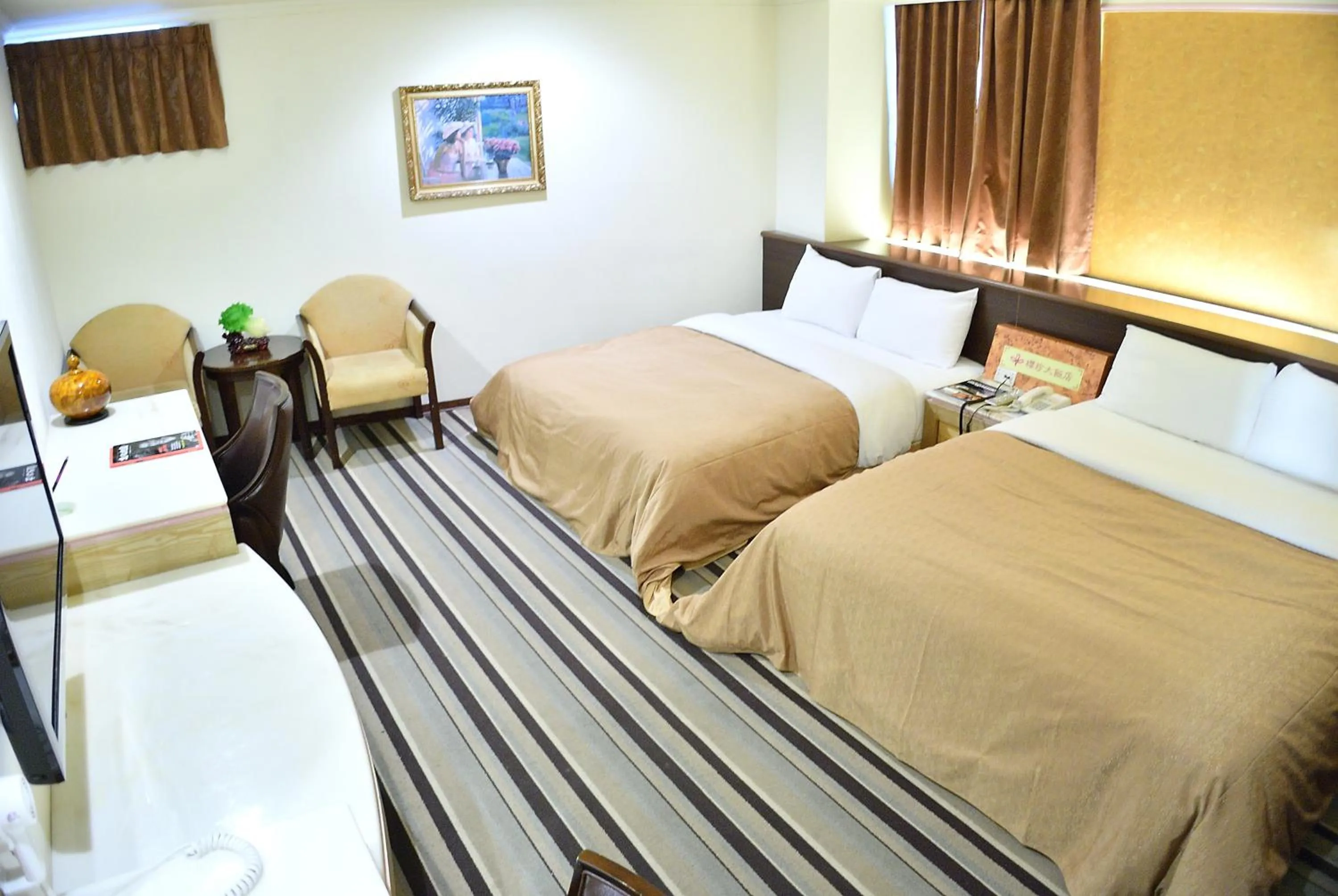 Decorative detail, Bed in Ying Zhen Hotel