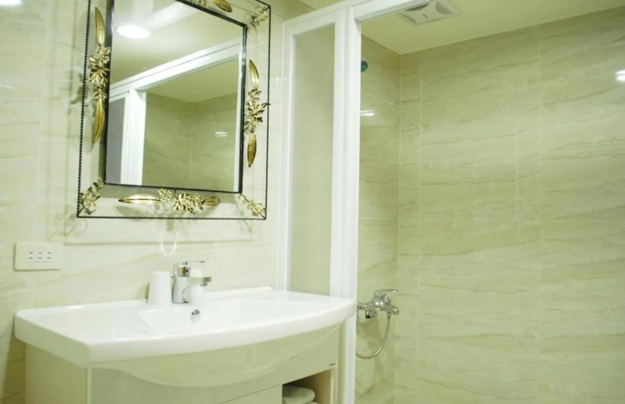 Shower in Ying Zhen Hotel