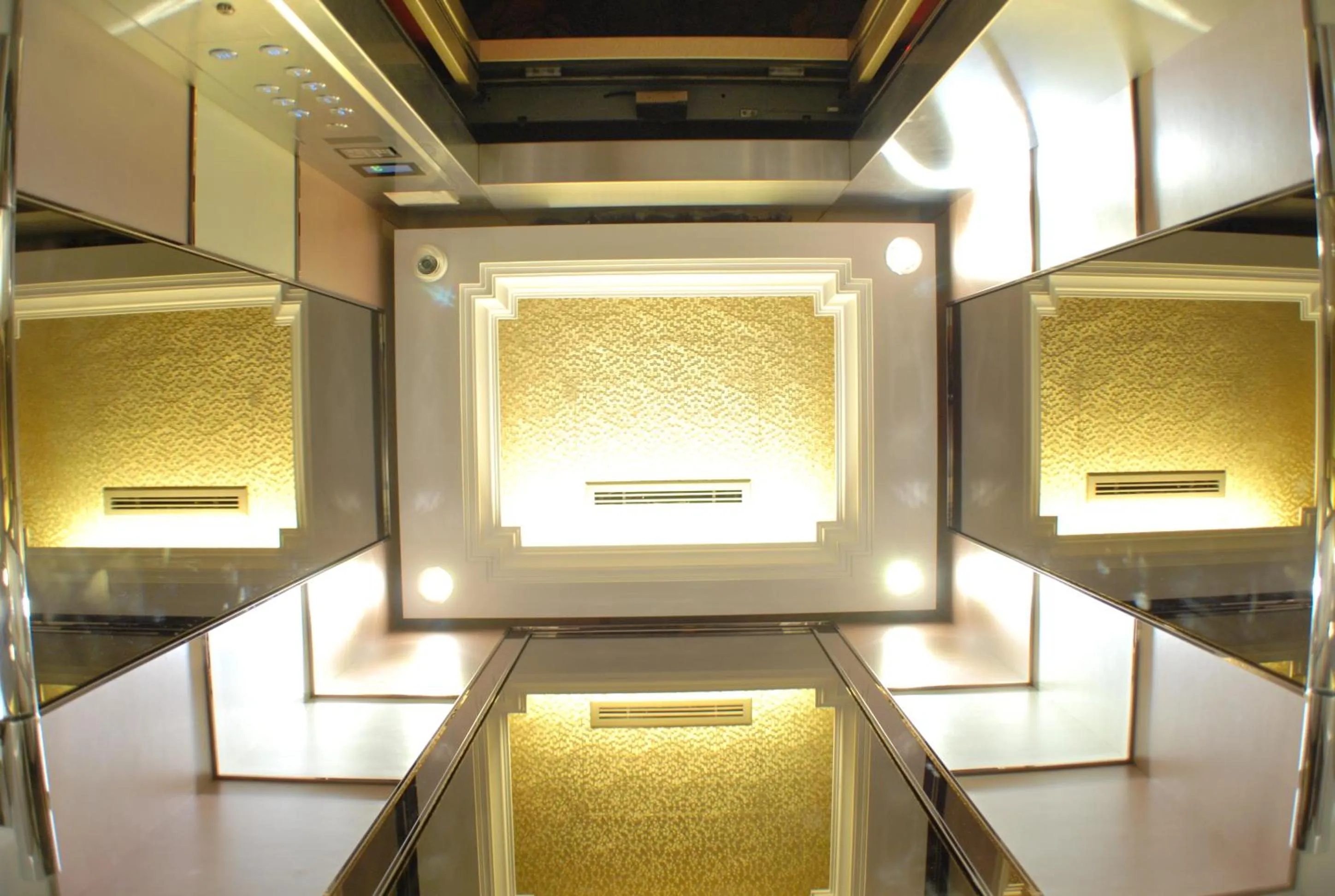 Decorative detail in Ying Zhen Hotel