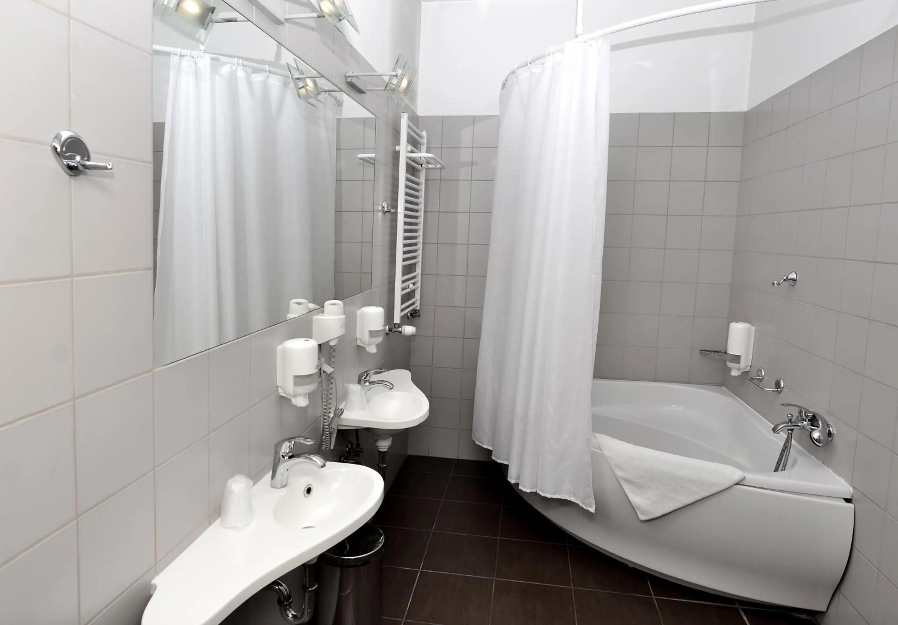 Bathroom in Hotel Jarota