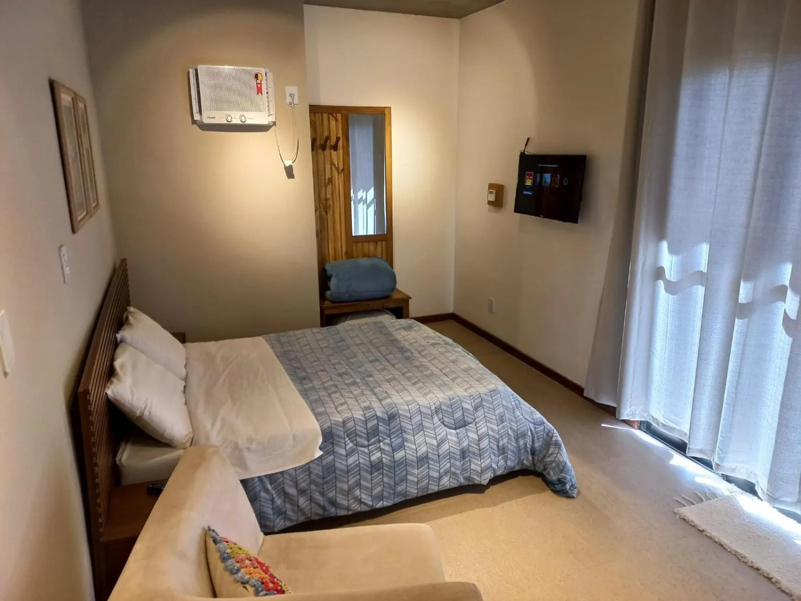 Photo of the whole room, Bed in Chalés Belo Vale - Tiradentes