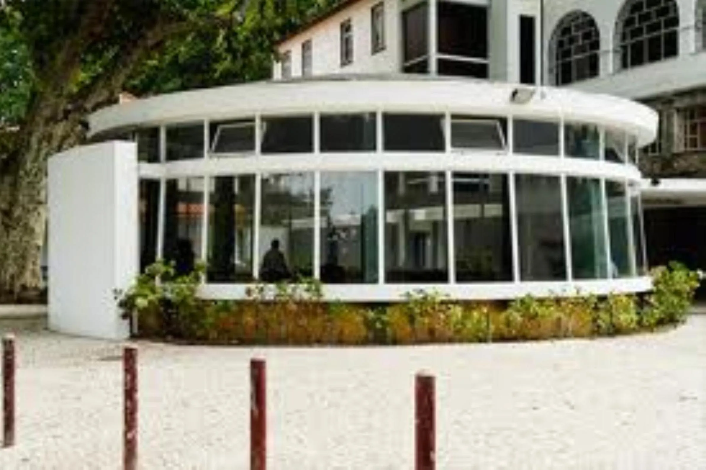 Facade/entrance in Hotel Peninsular