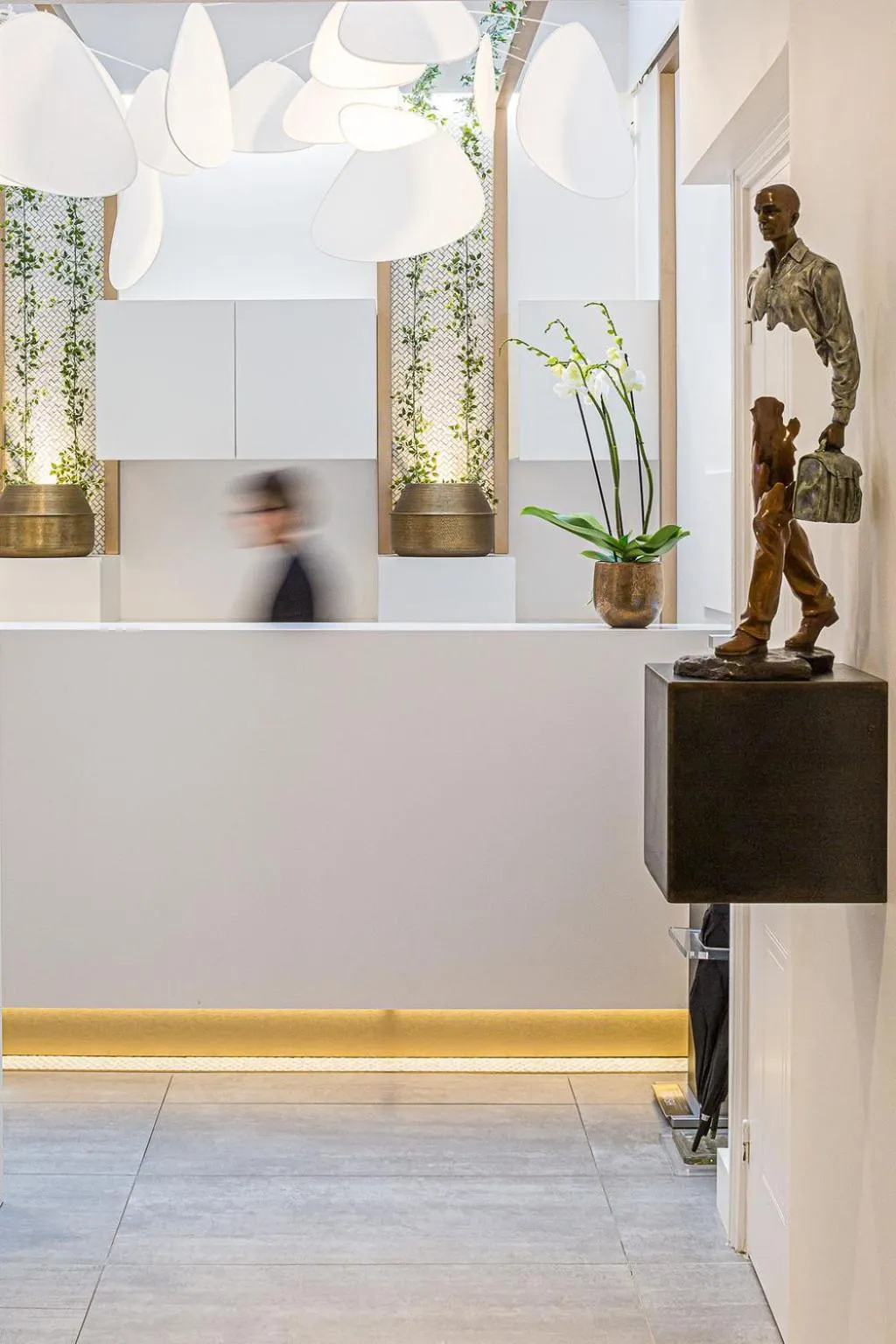 Lobby or reception in Hotel Relais Saint Jean Troyes