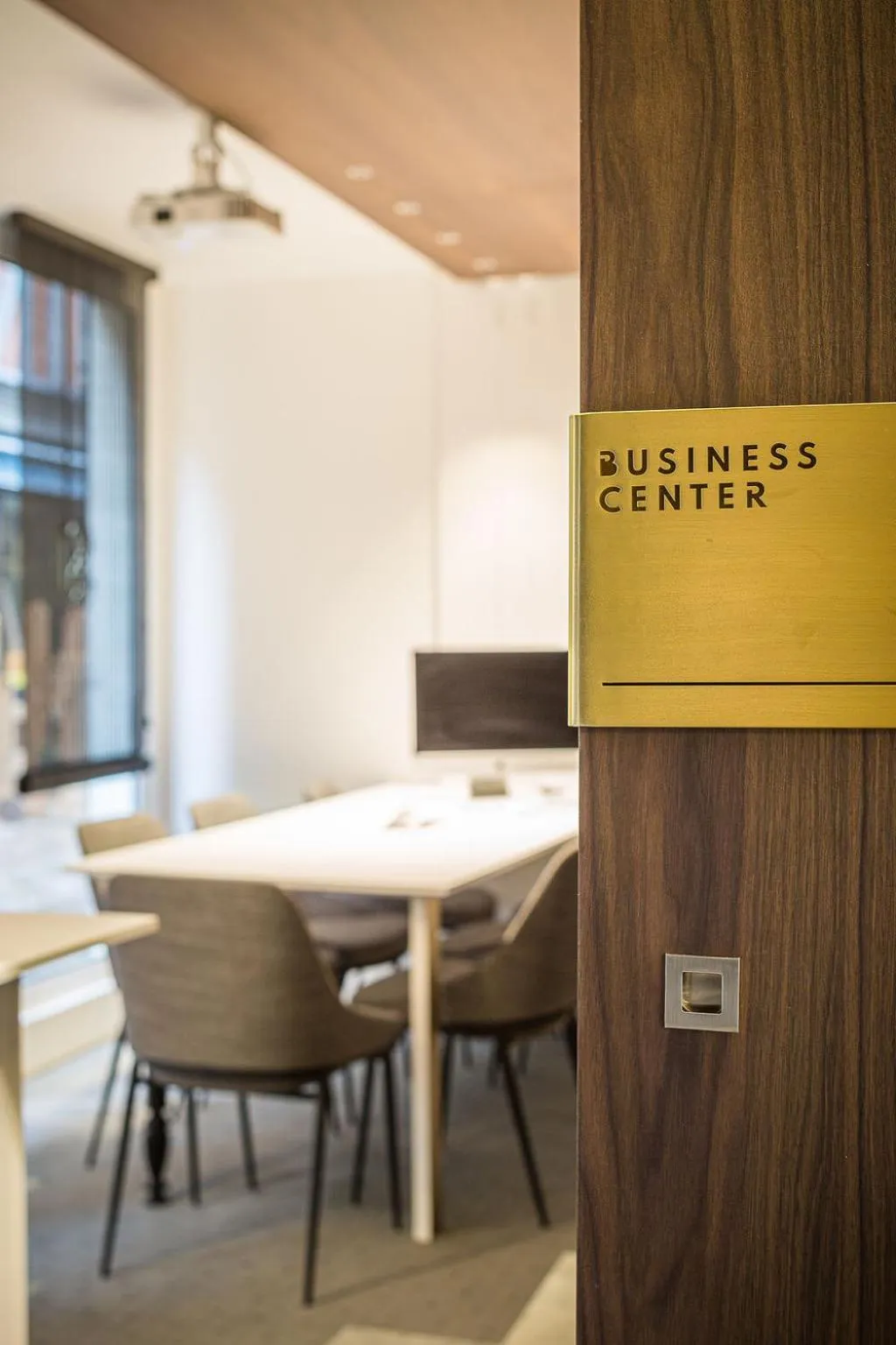 Business facilities in Hotel Relais Saint Jean Troyes