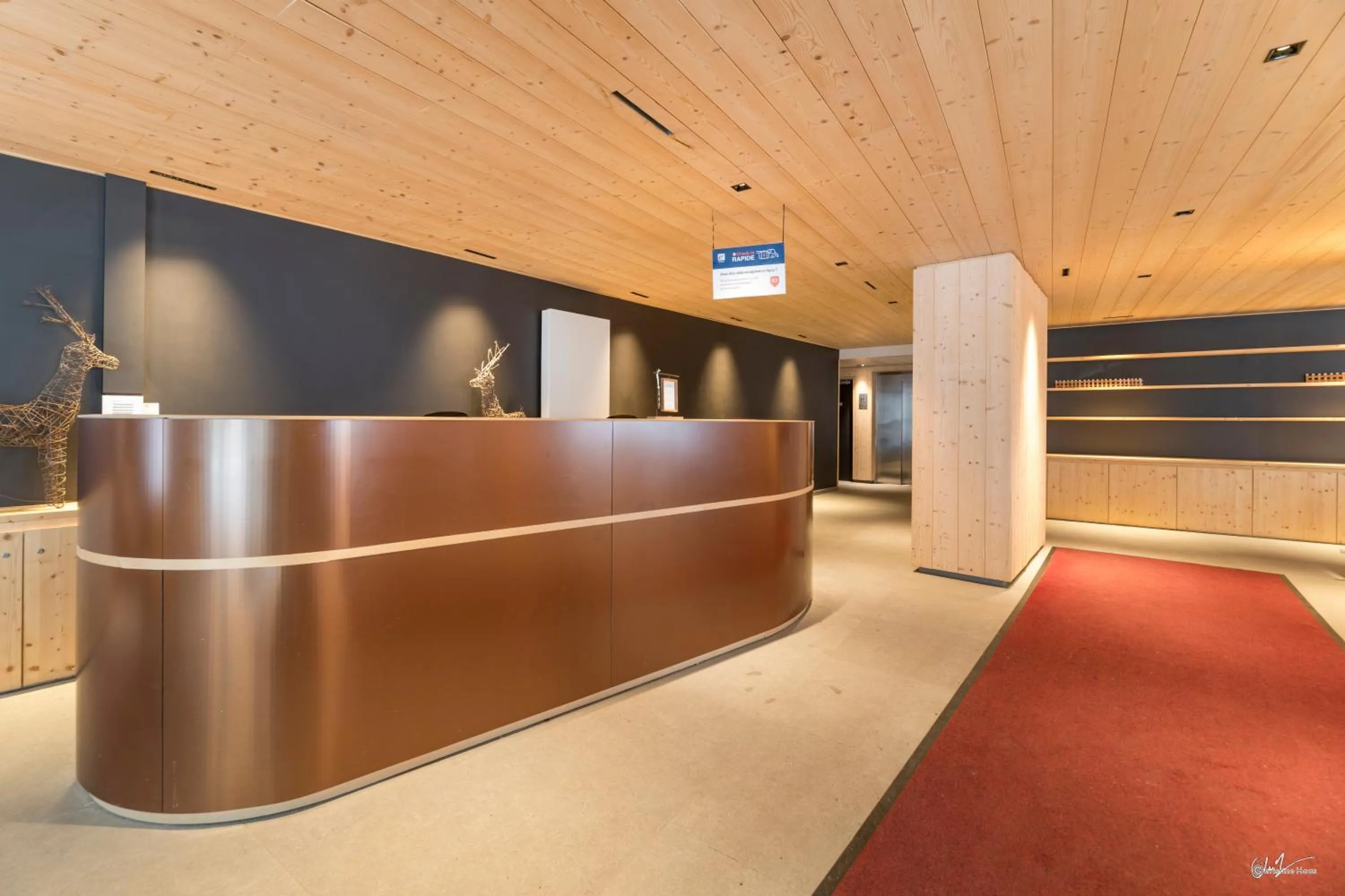 Lobby or reception in Lagrange Vacances L’Écrin du Badet