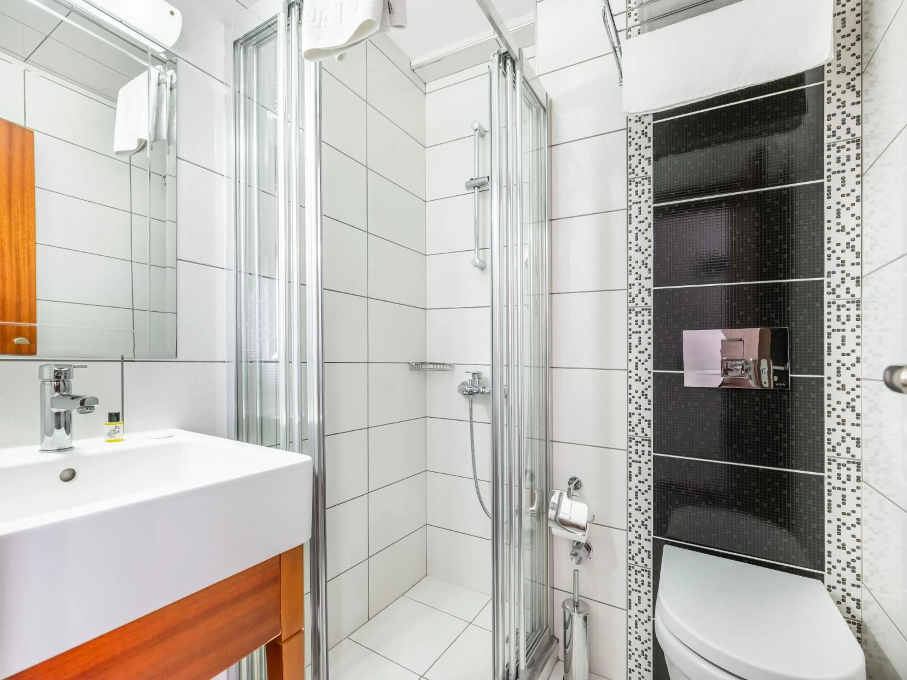 Shower in Mint Residence Taksim