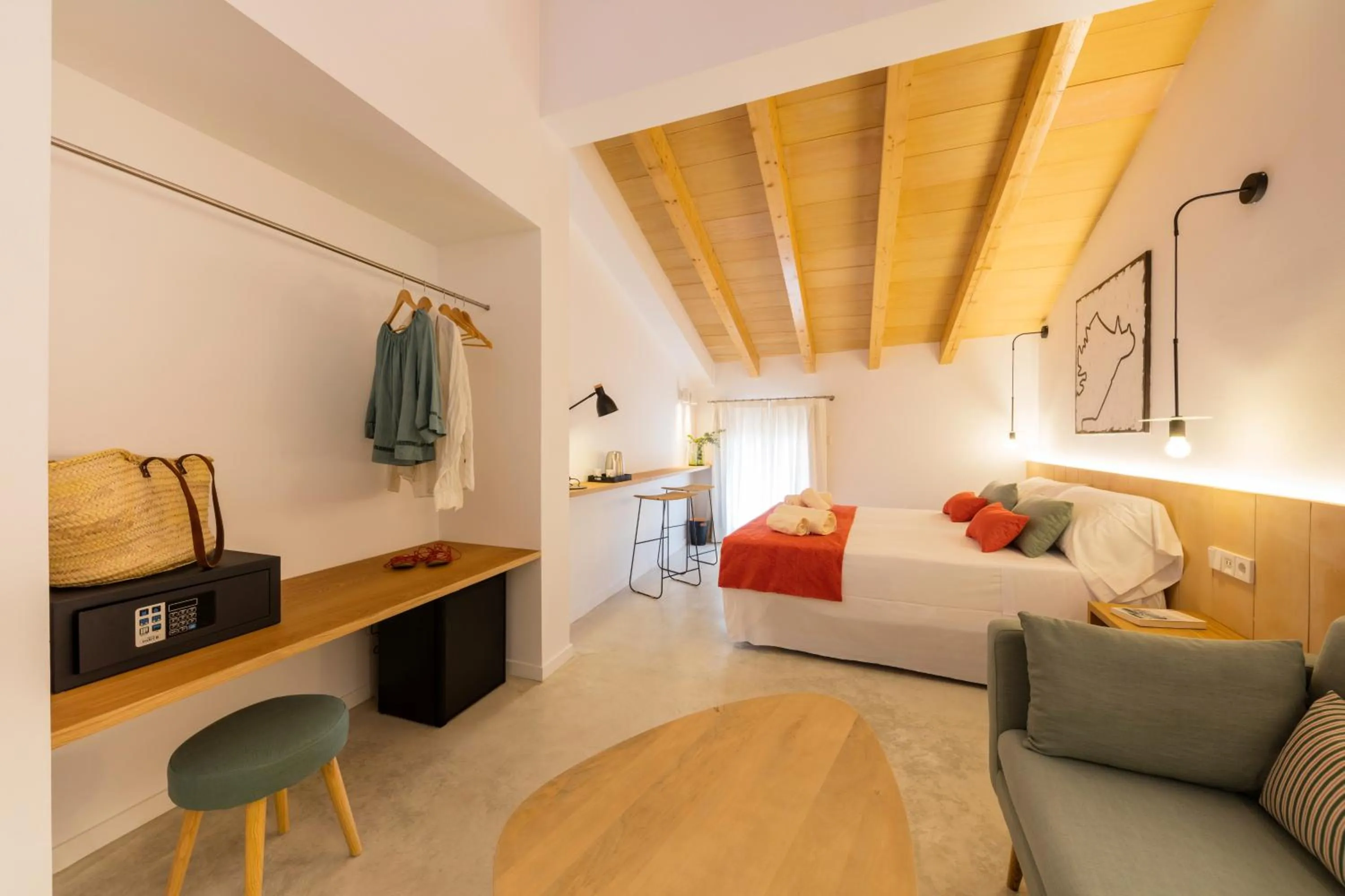 Photo of the whole room, Bed in ARA Alcudia