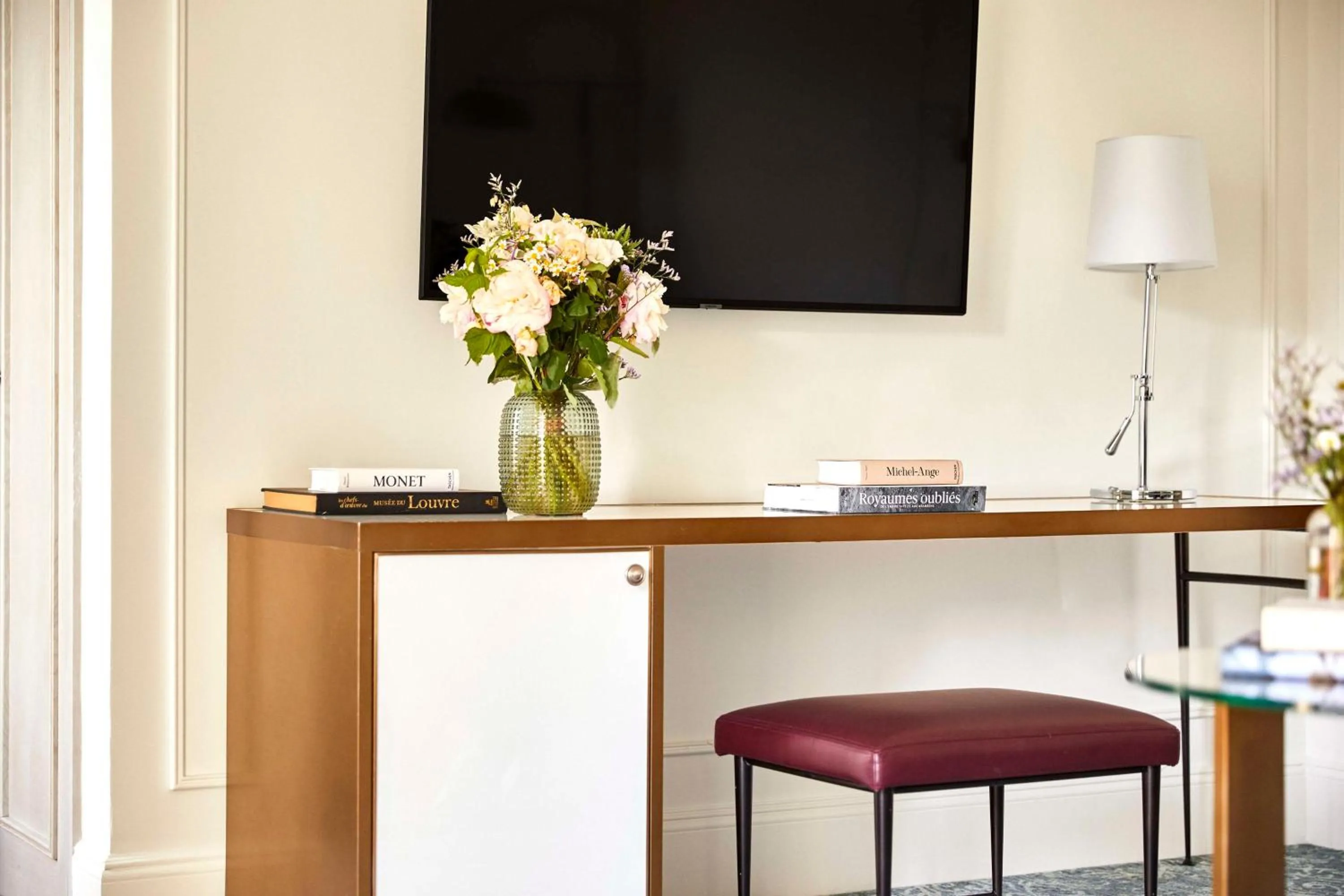 Photo of the whole room in Hôtel du Louvre, in The Unbound Collection by Hyatt