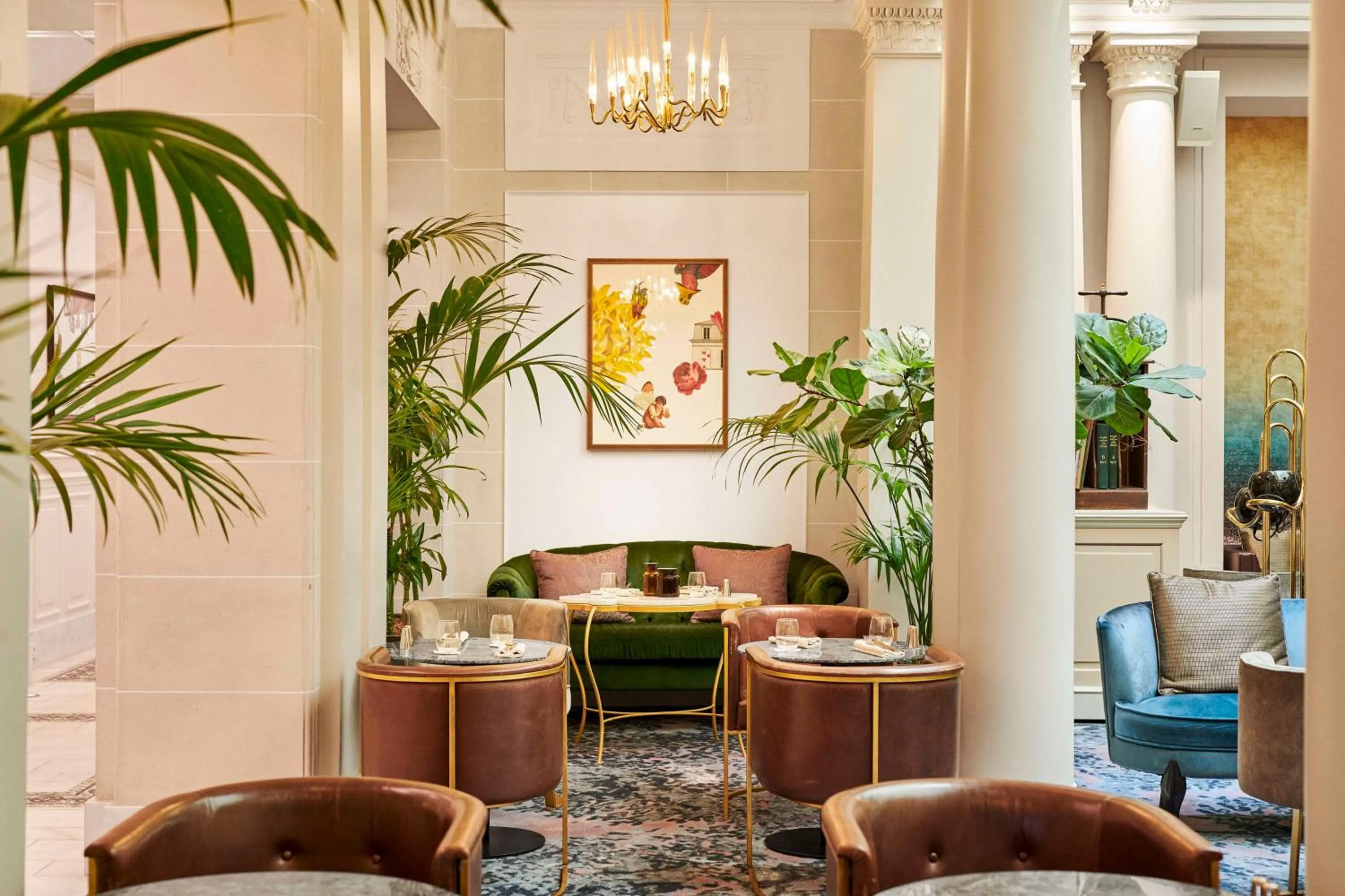 Lounge or bar in Hôtel du Louvre, in The Unbound Collection by Hyatt