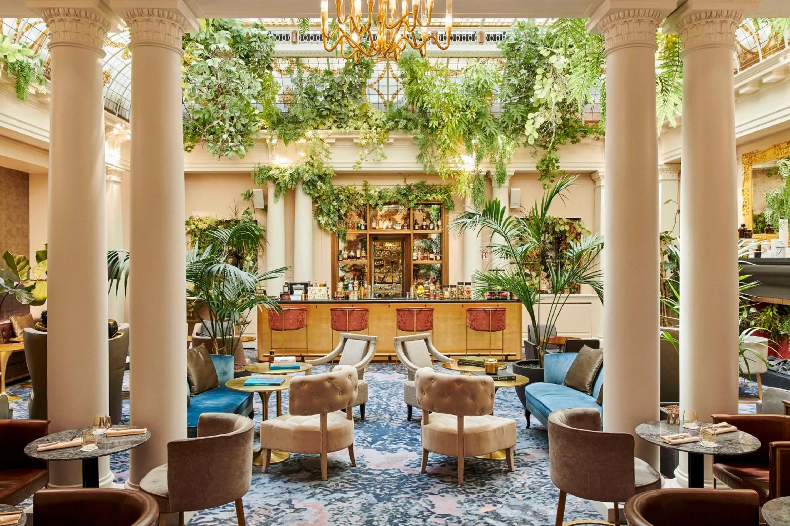 Lounge or bar in Hôtel du Louvre, in The Unbound Collection by Hyatt