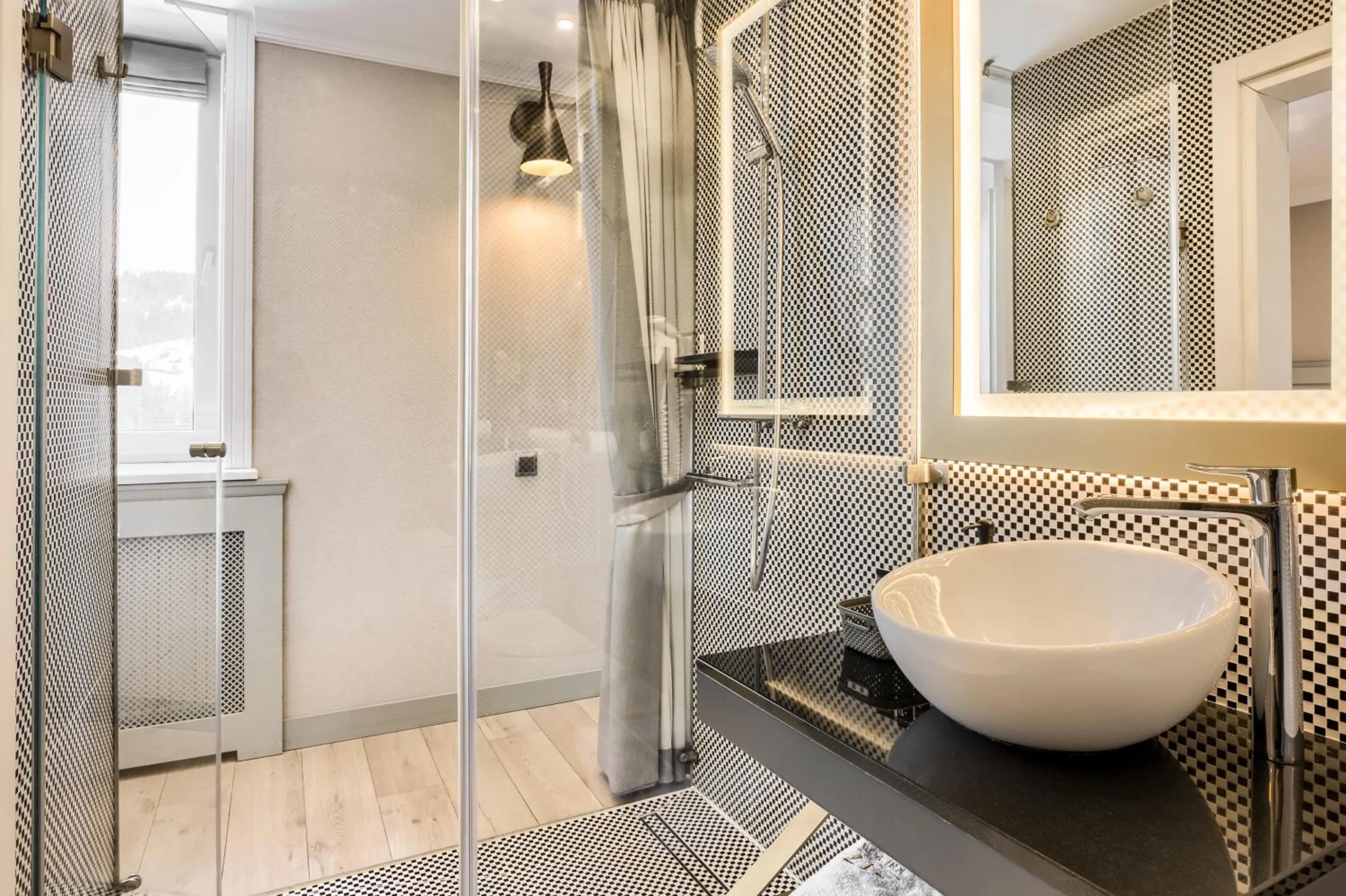 Shower in Krupówki 17 Resort & SPA