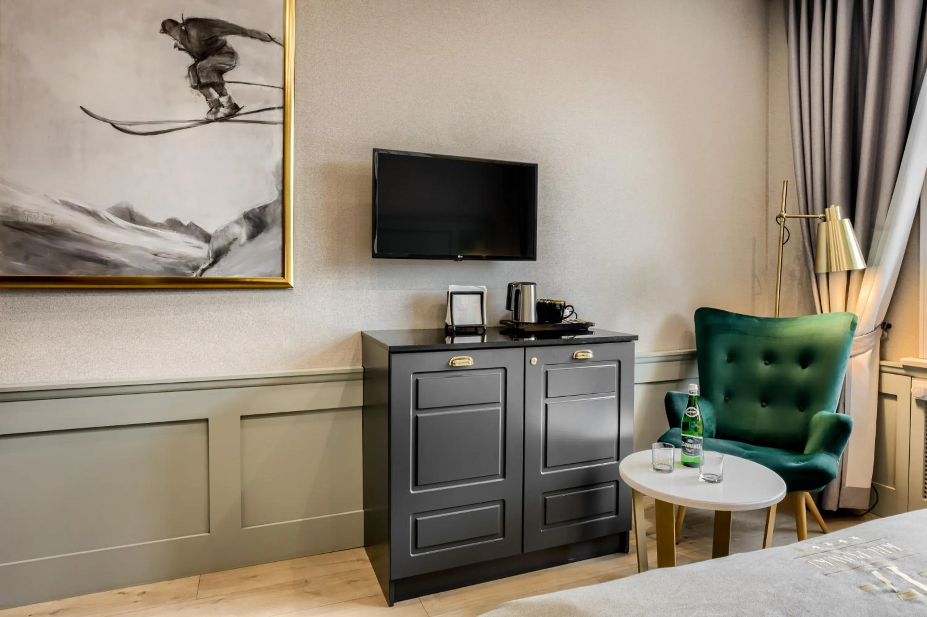 Coffee/tea facilities, Bed in Krupówki 17 Resort & SPA