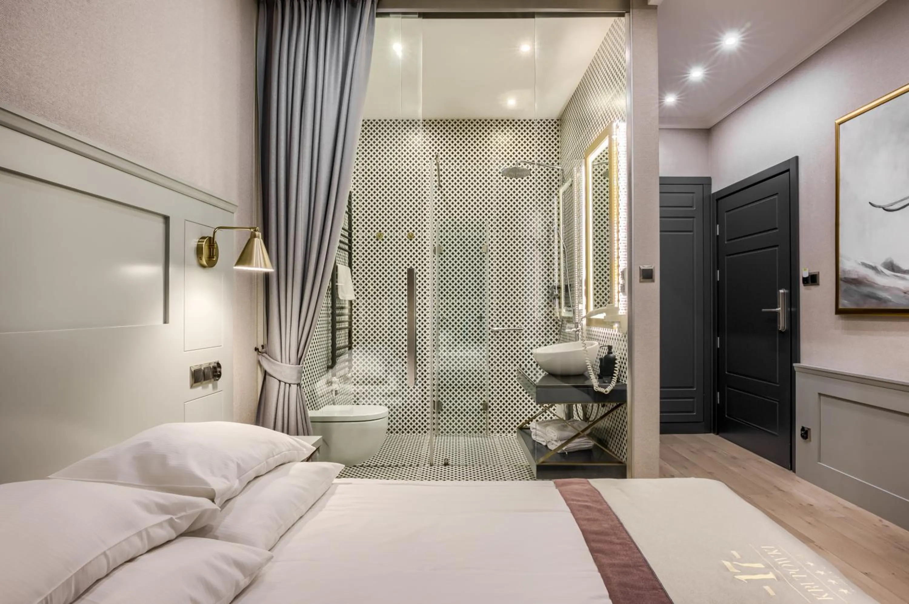 Shower in Krupówki 17 Resort & SPA