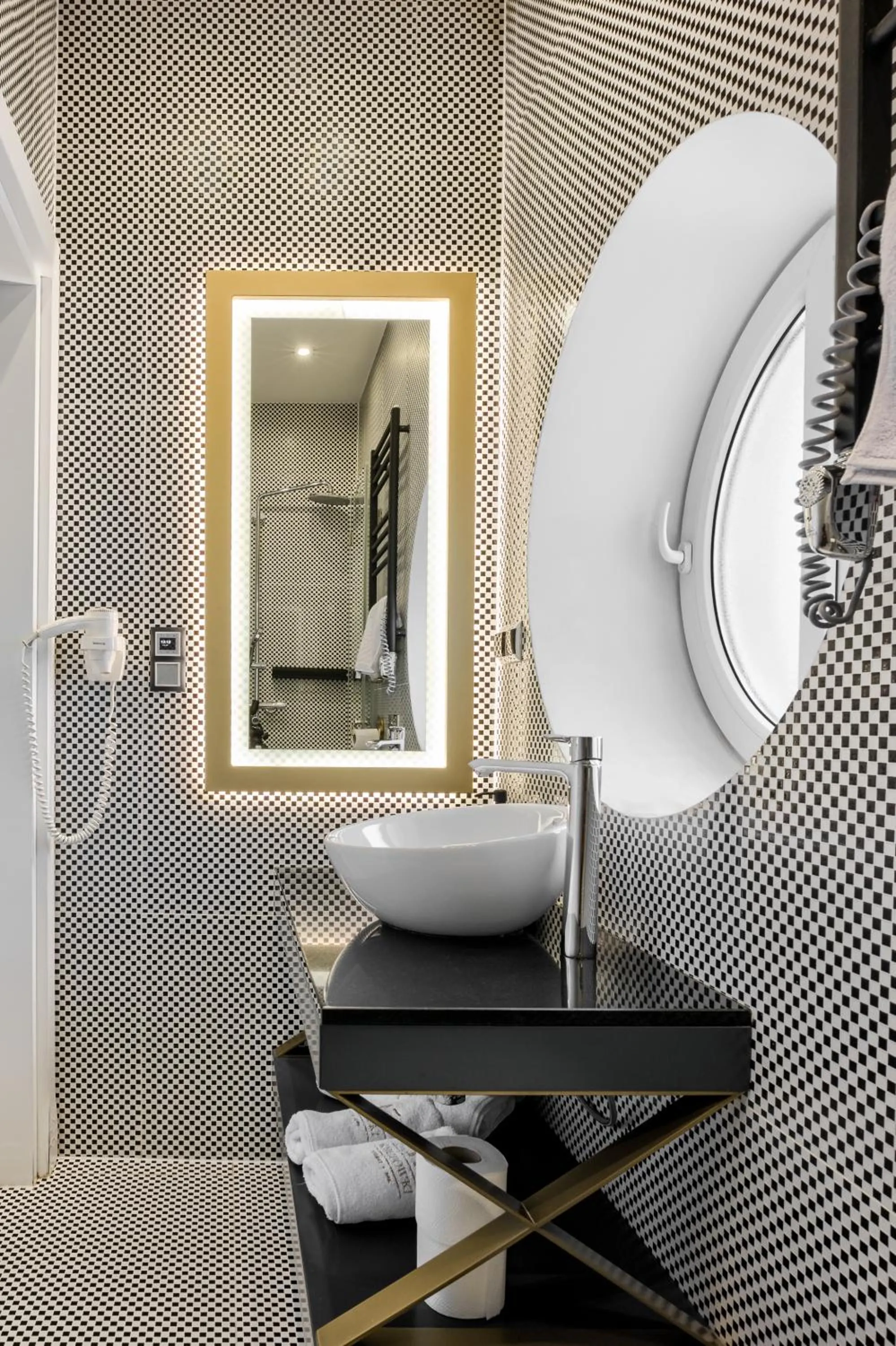 Shower in Krupówki 17 Resort & SPA