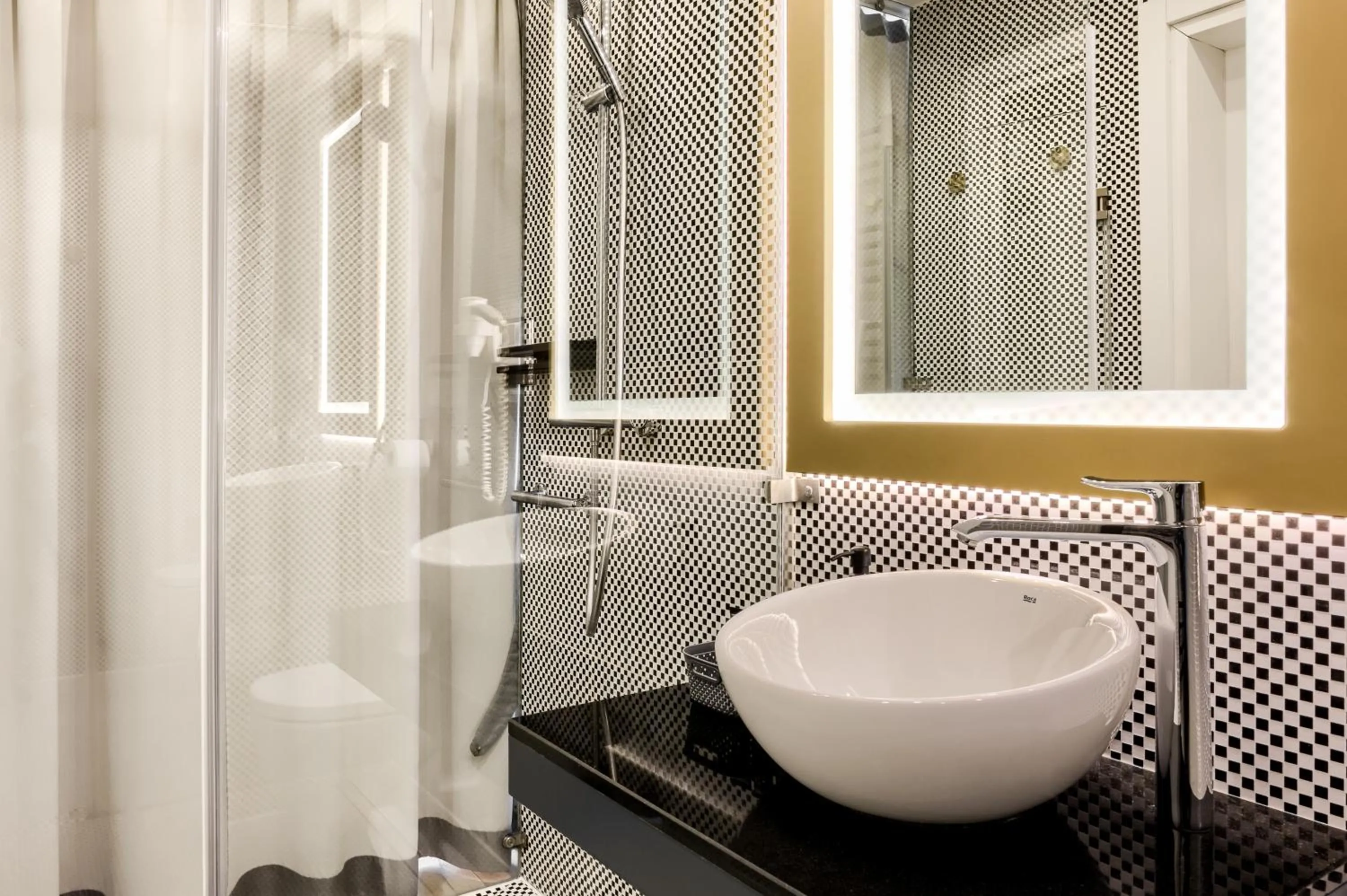 Toilet in Krupówki 17 Resort & SPA