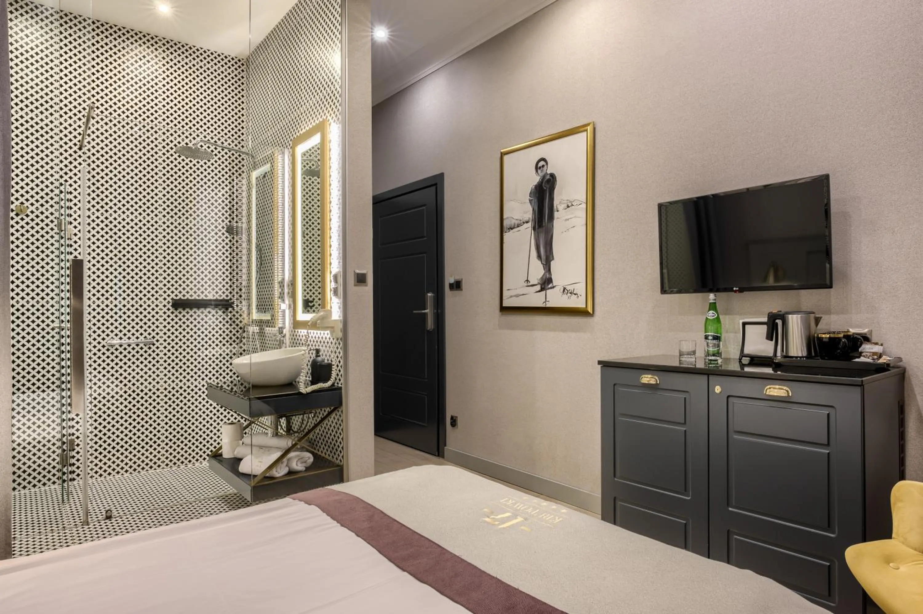 Shower in Krupówki 17 Resort & SPA