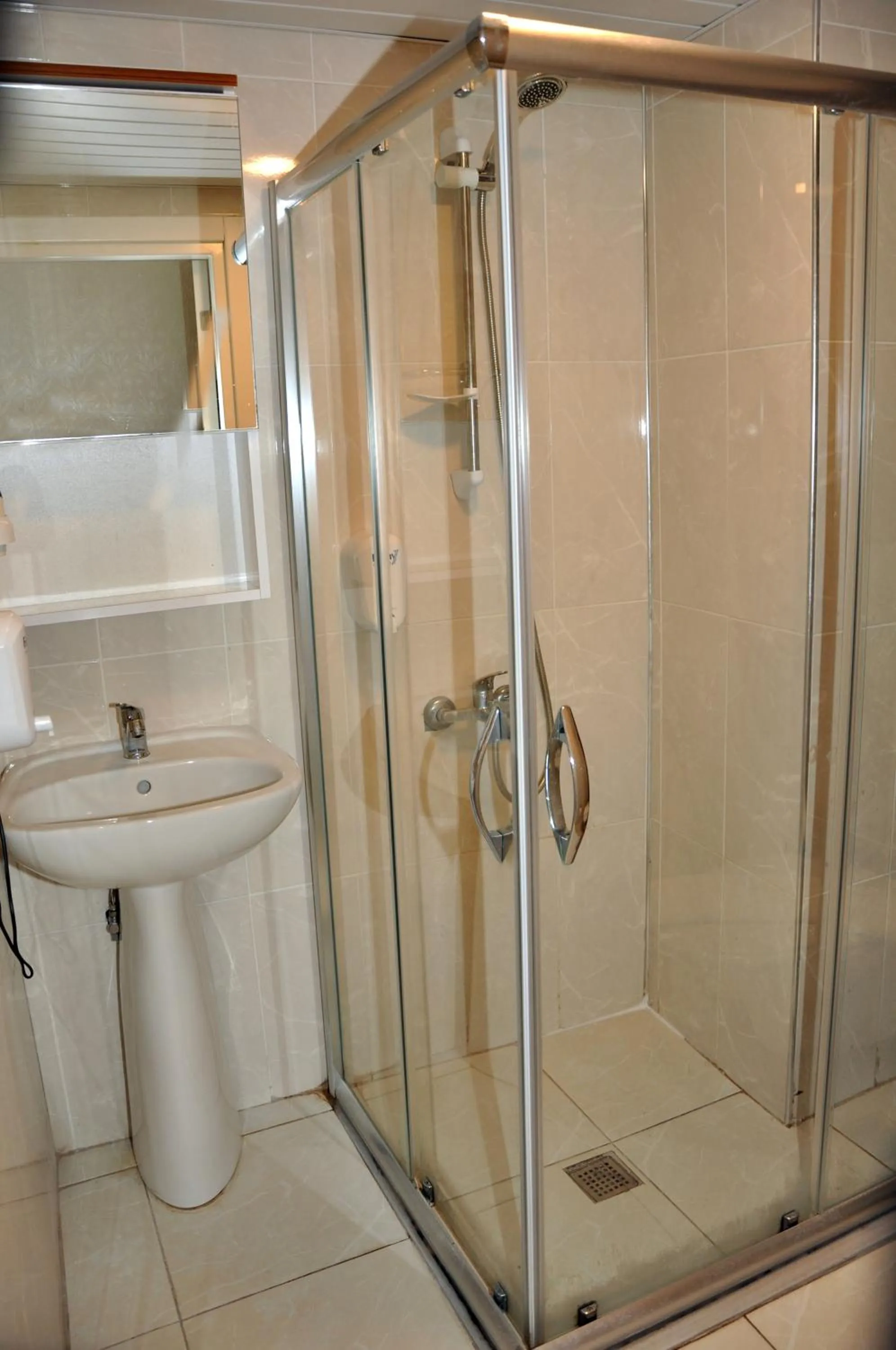 Shower in Saygılı Beach Hotel