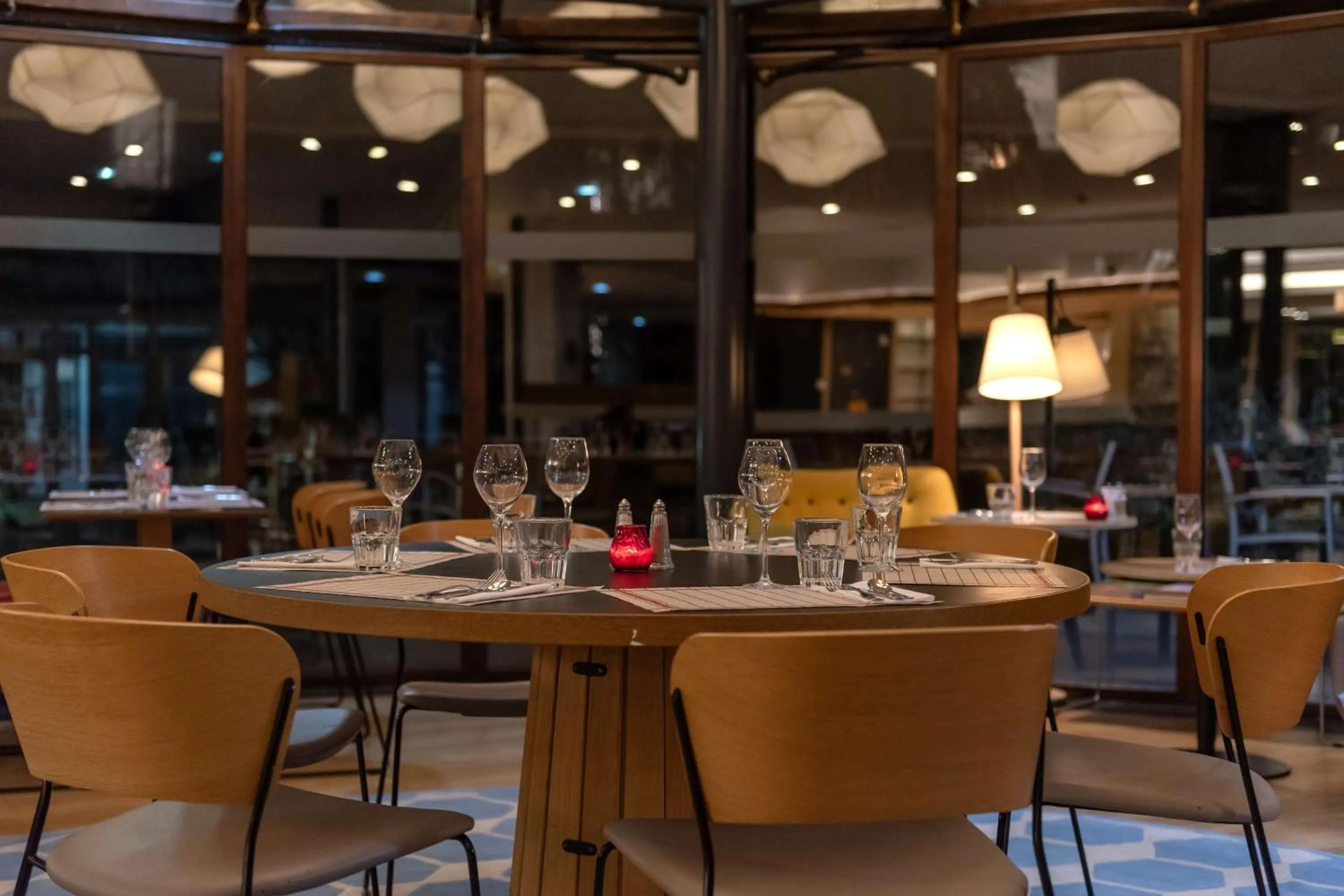 Restaurant/places to eat in DoubleTree by Hilton Paris Bougival