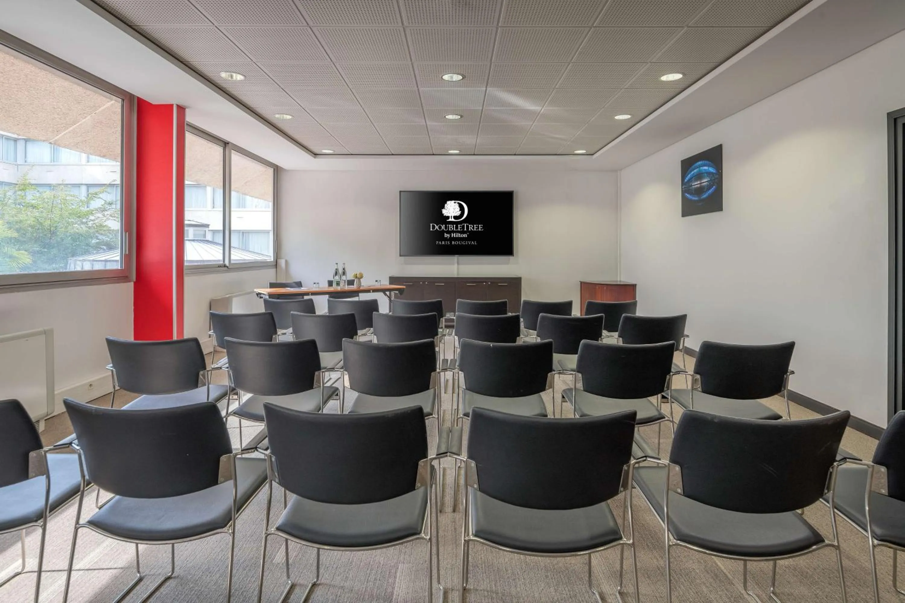 Meeting/conference room in DoubleTree by Hilton Paris Bougival