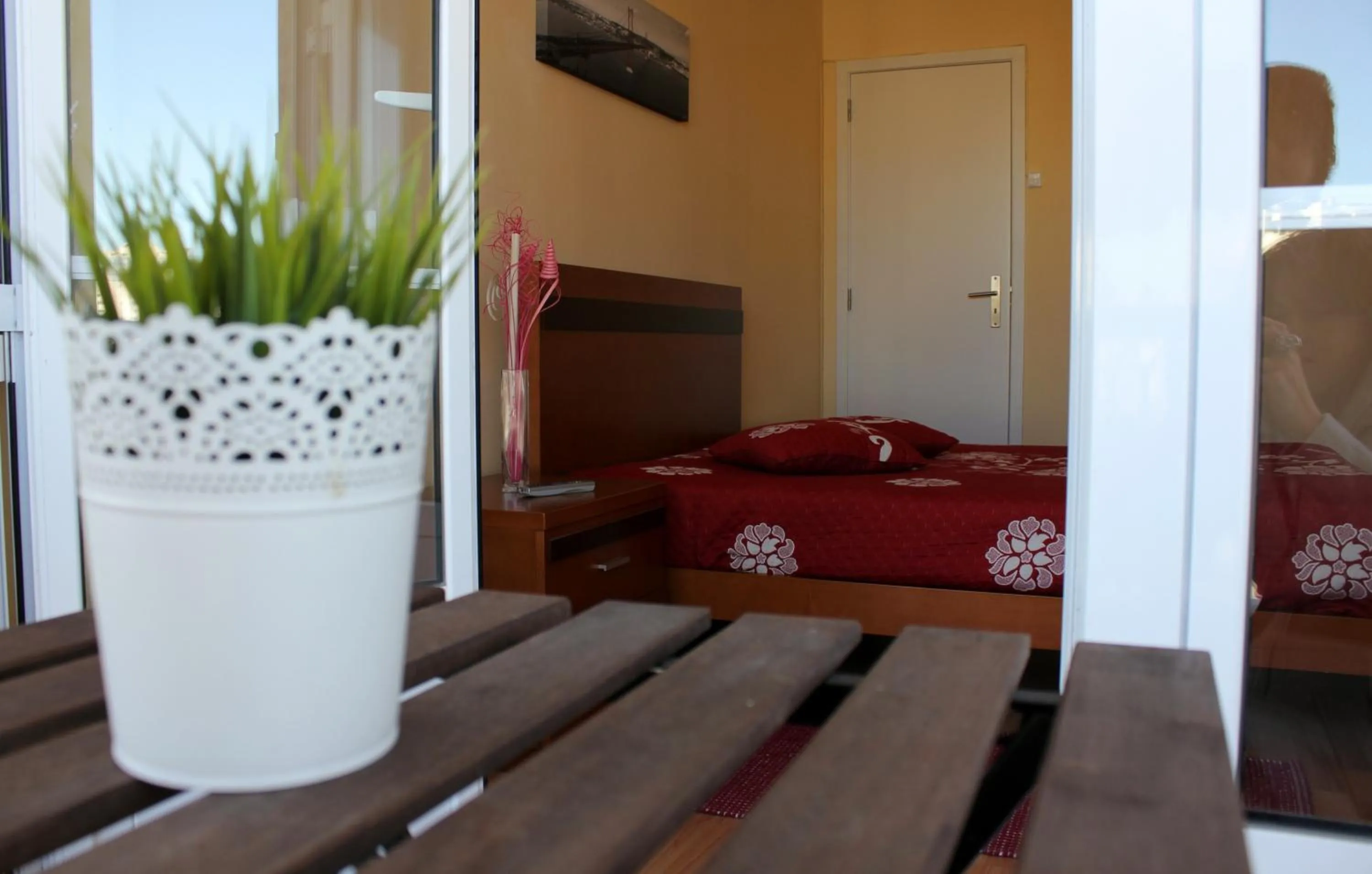 Balcony/Terrace, Bed in Residencial Duque de Saldanha
