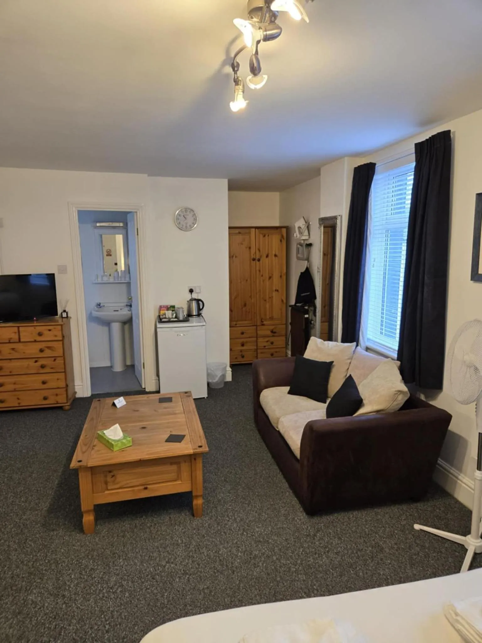 Bedroom, Bed in Q Accommodation