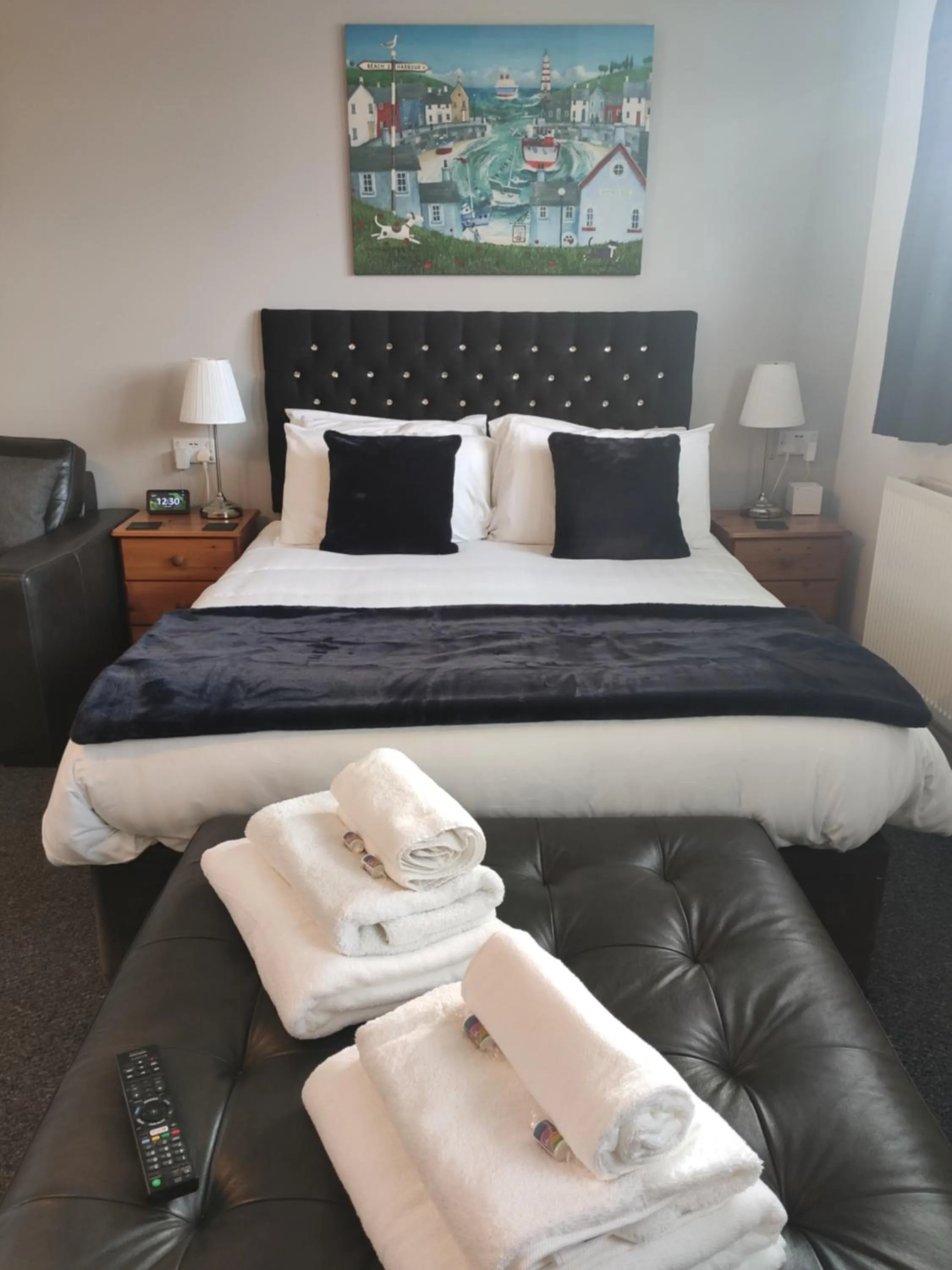 Bedroom, Bed in Q Accommodation