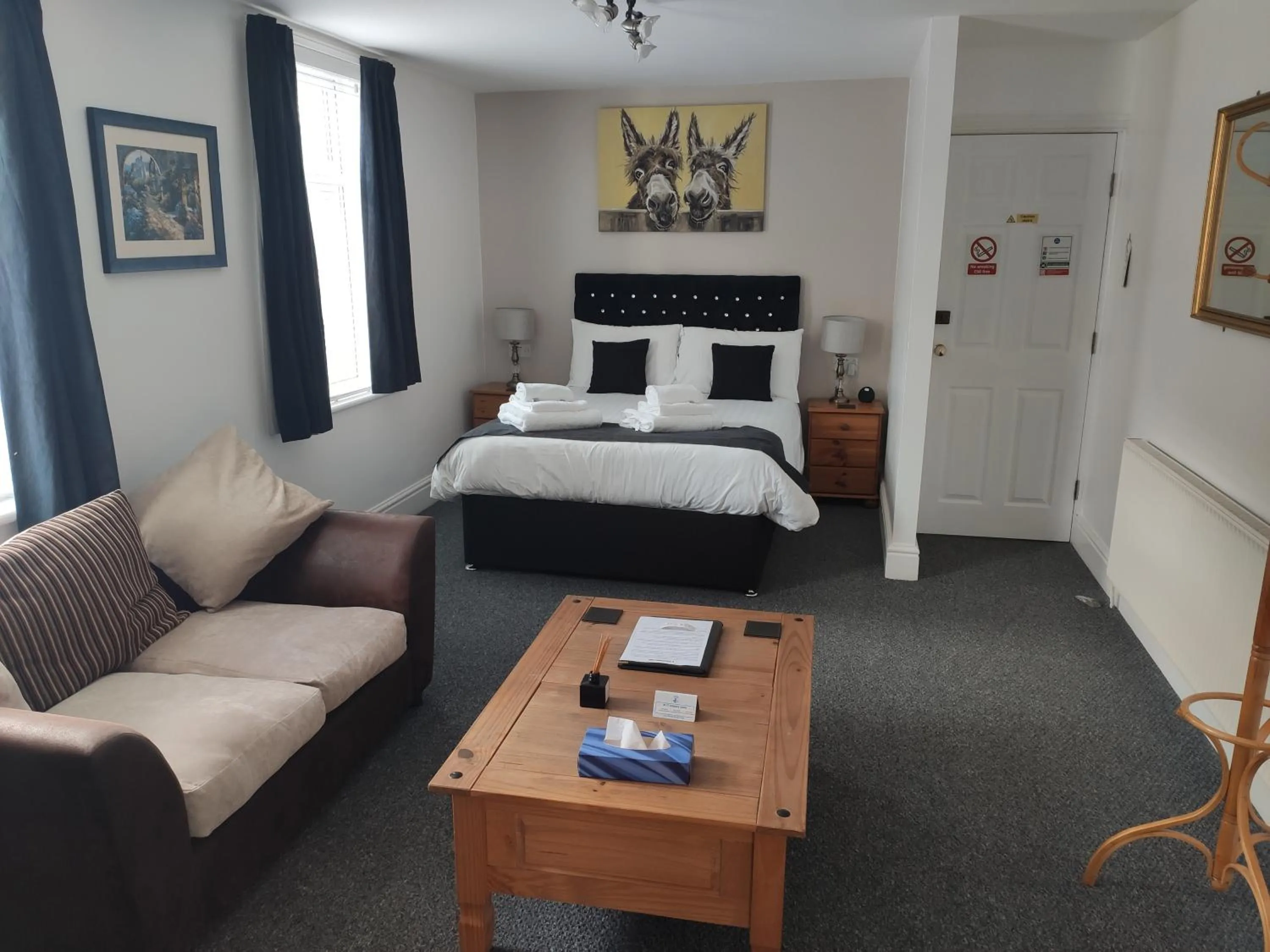 Photo of the whole room, Bed in Q Accommodation