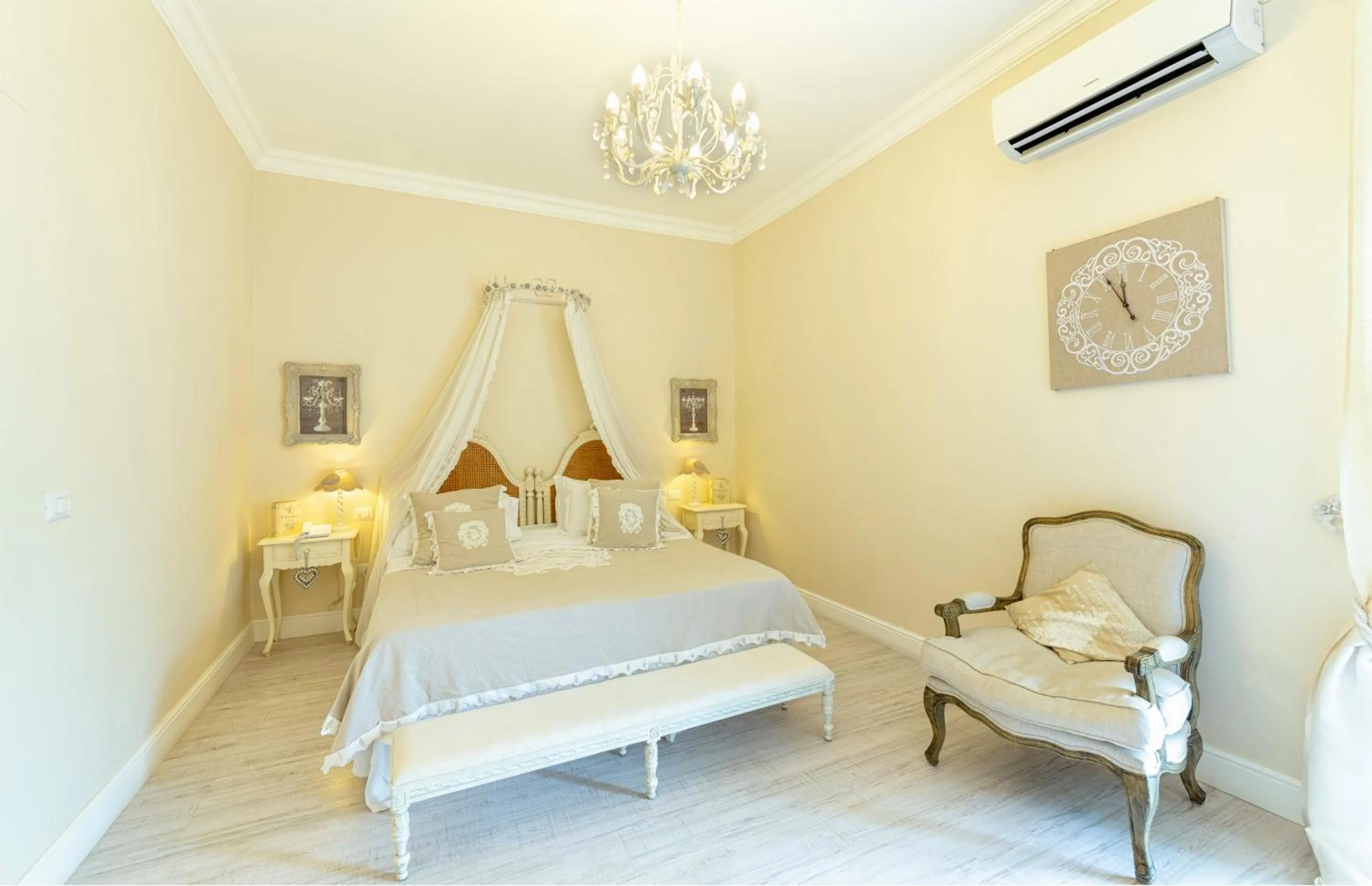 Bedroom, Bed in Hotel del Sole