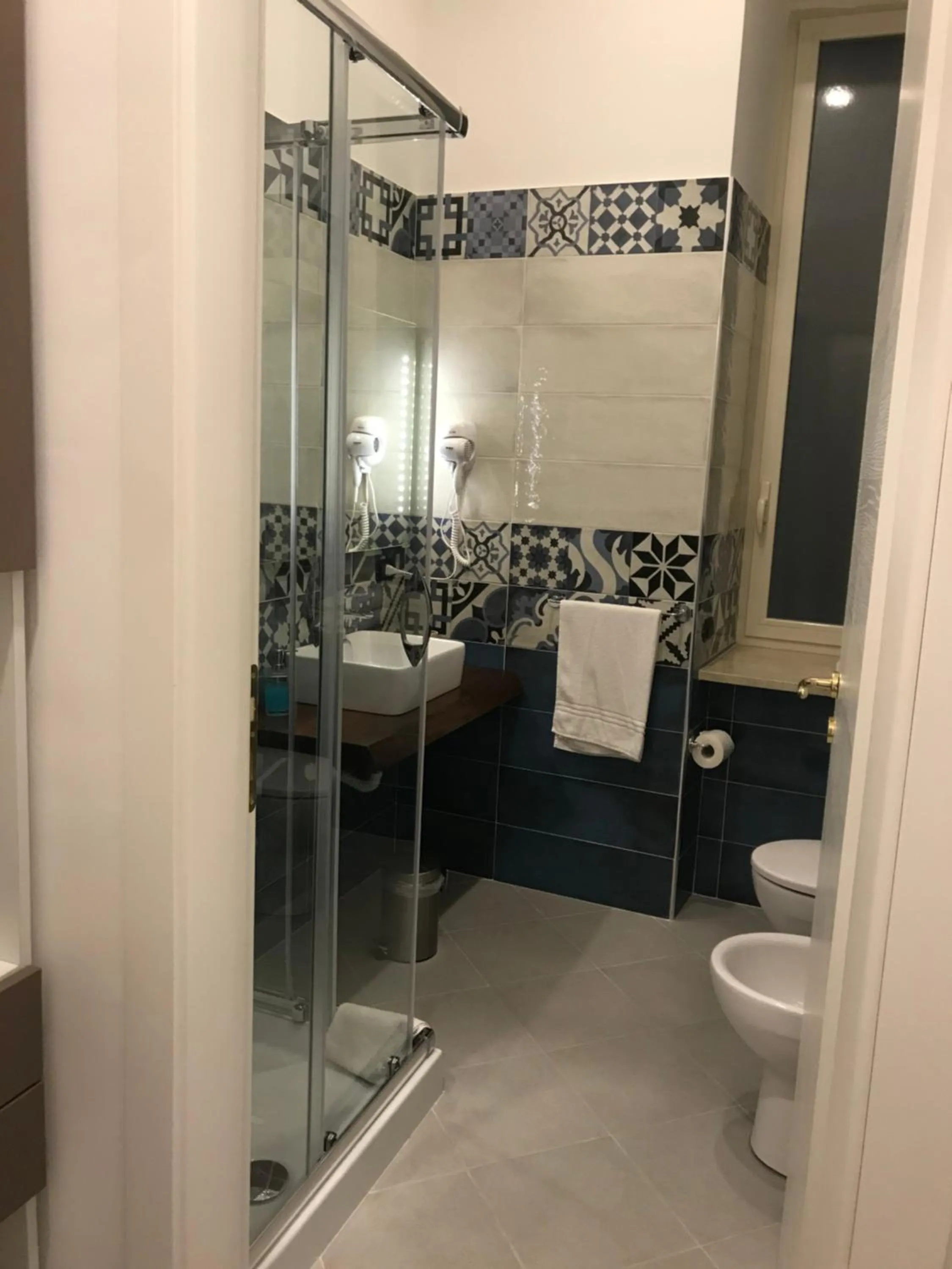 Bathroom in Base Napoli Plebiscito