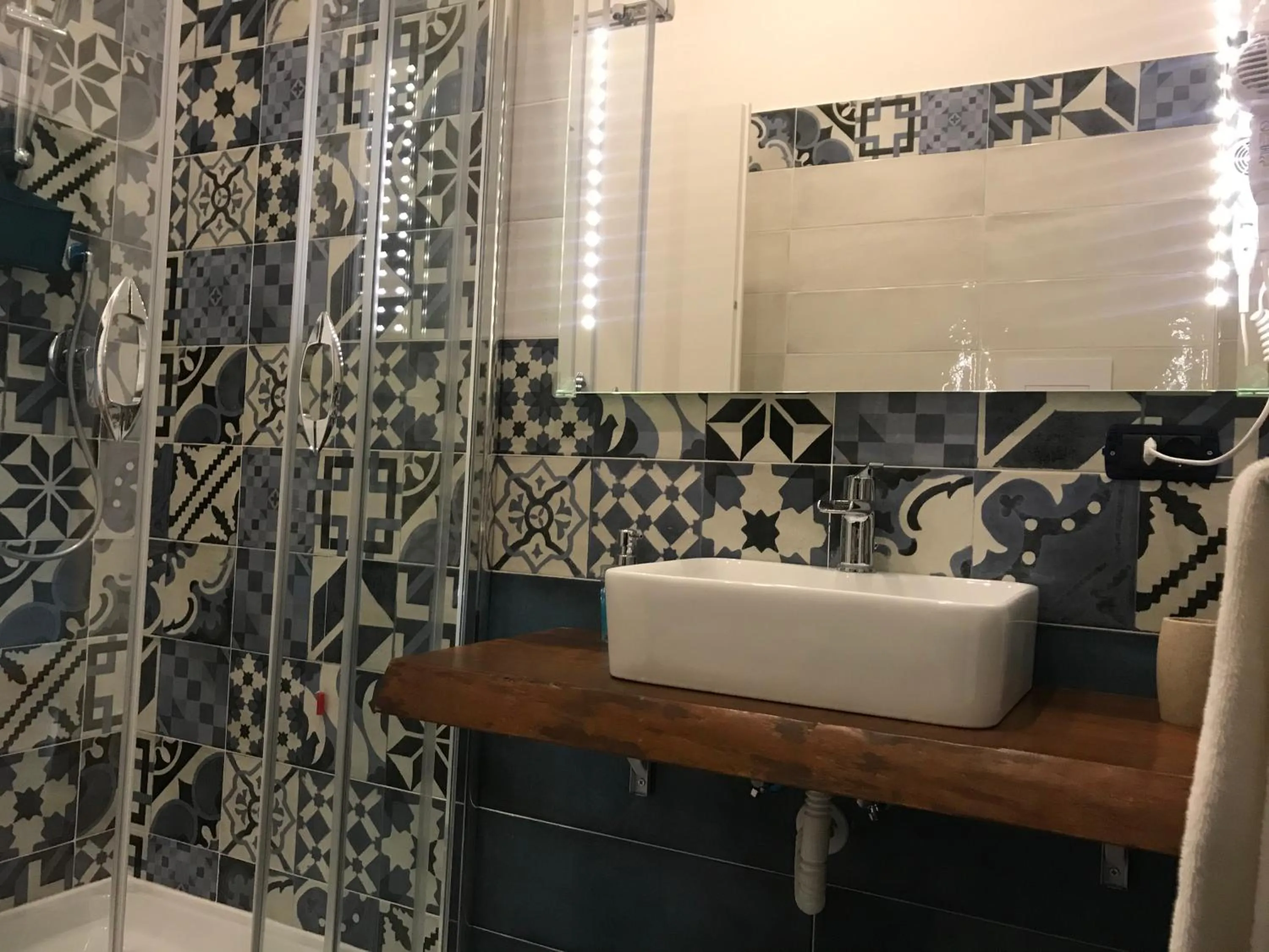 Bathroom in Base Napoli Plebiscito