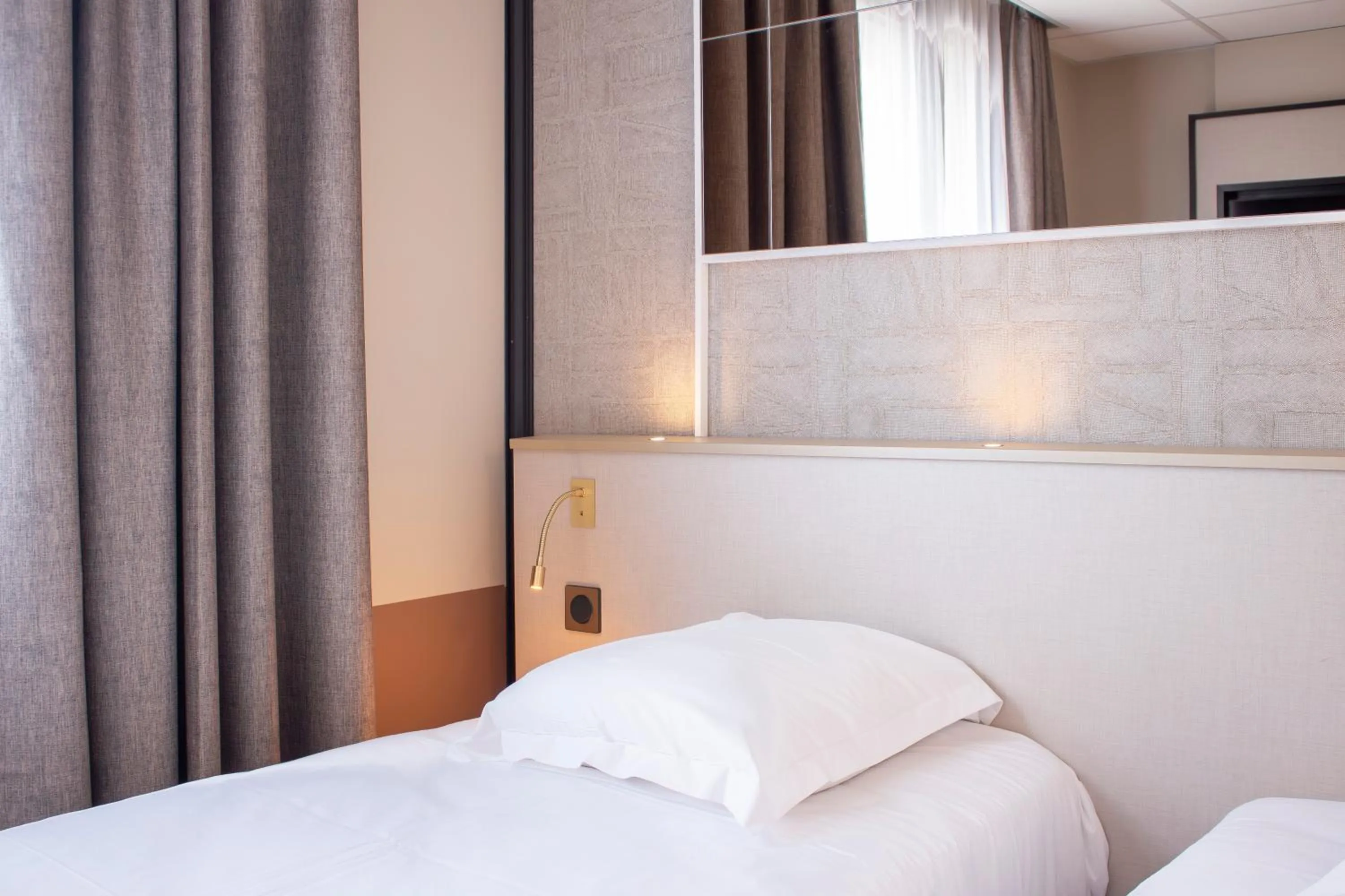 Bed in Brit Hotel Nantes La Beaujoire Parc Expo