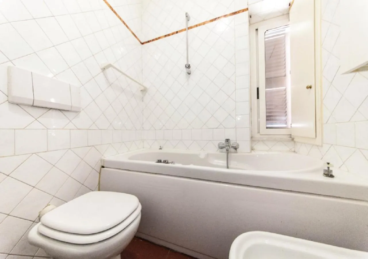 Shower in Signor Suite Colosseo