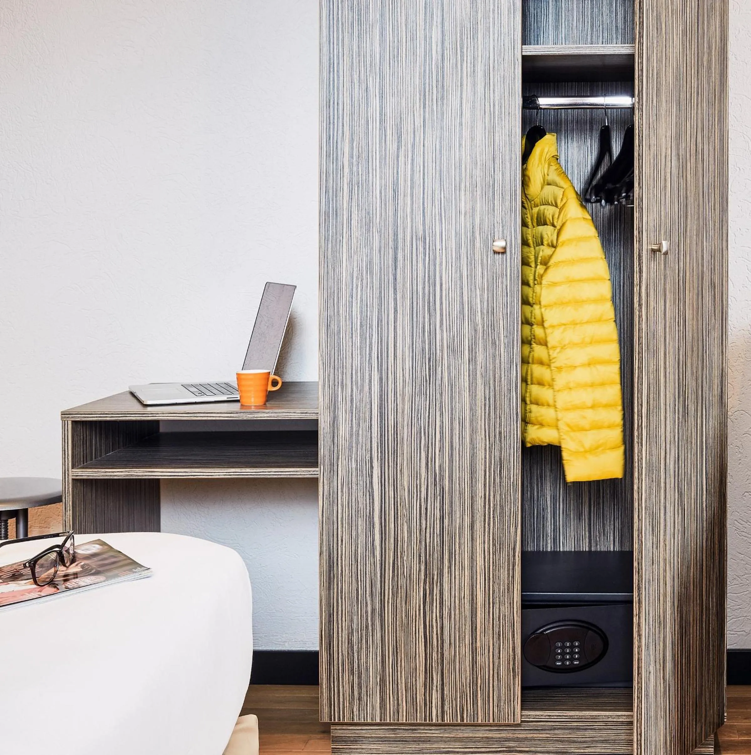 Bedroom in Ibis Styles Hyères Rooftop & Spa