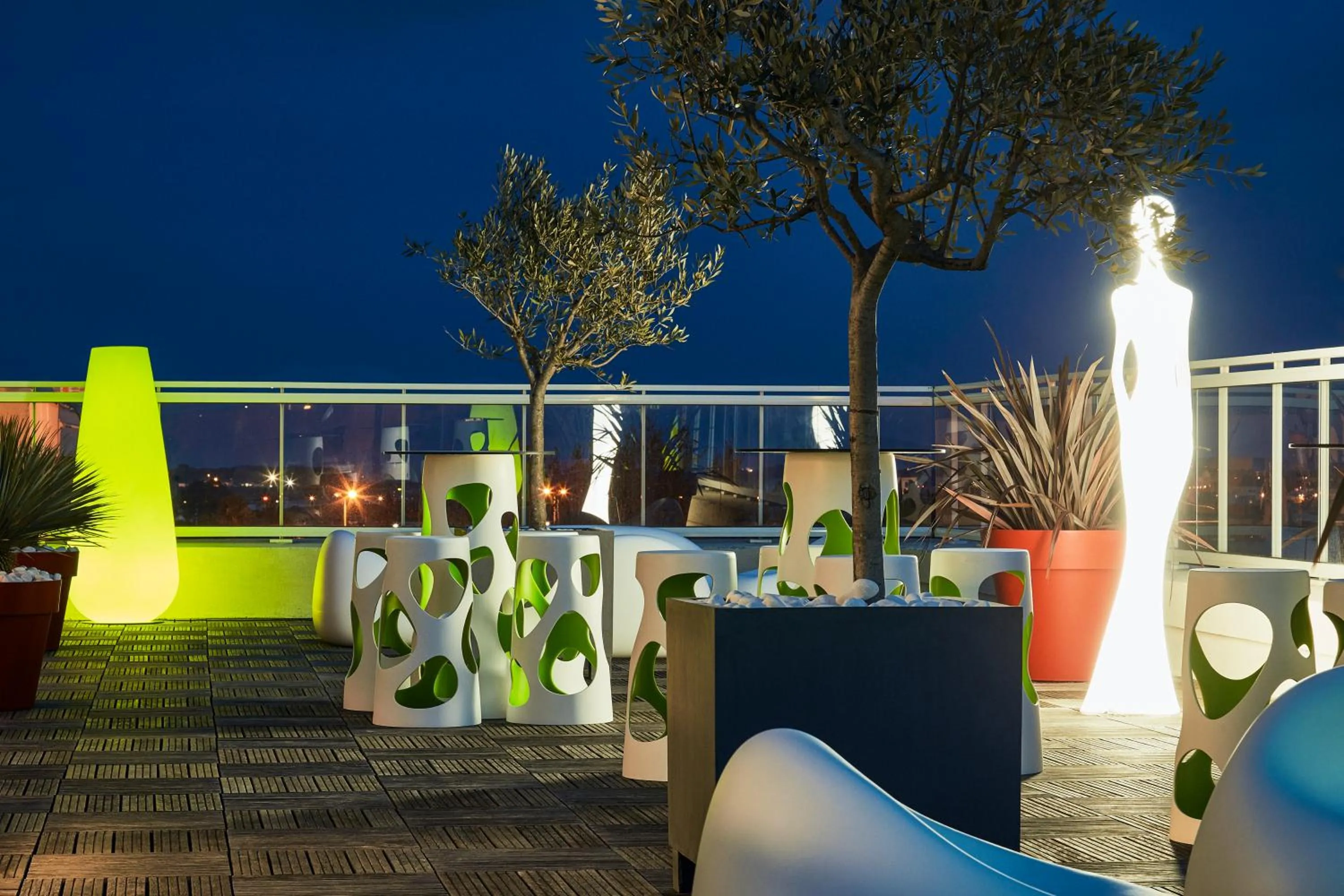Patio in Ibis Styles Hyères Rooftop & Spa
