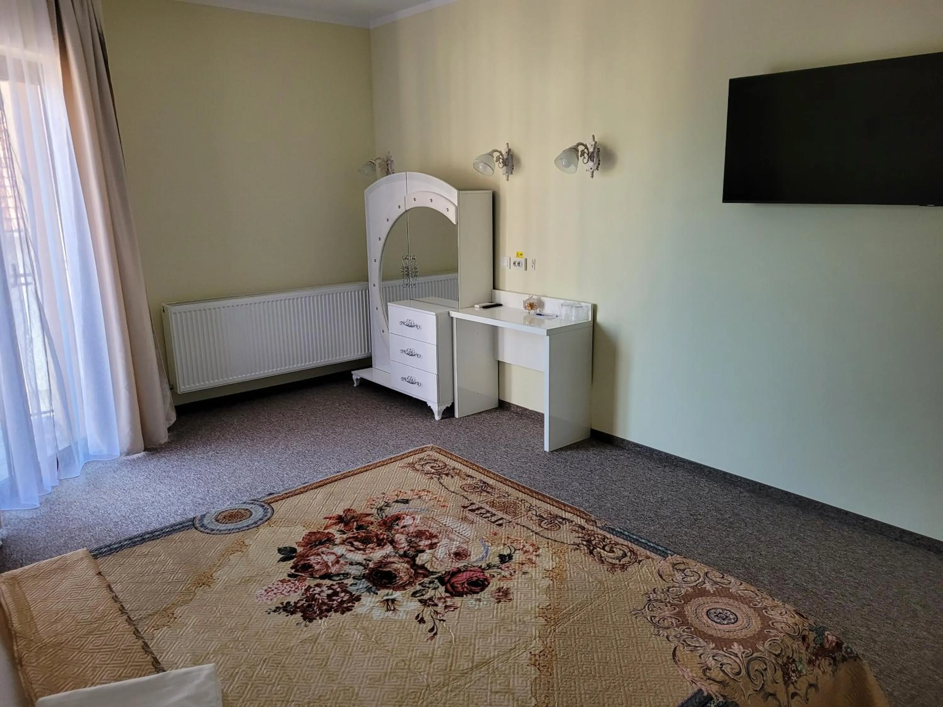 TV and multimedia, Bed in LOTUS Boutique