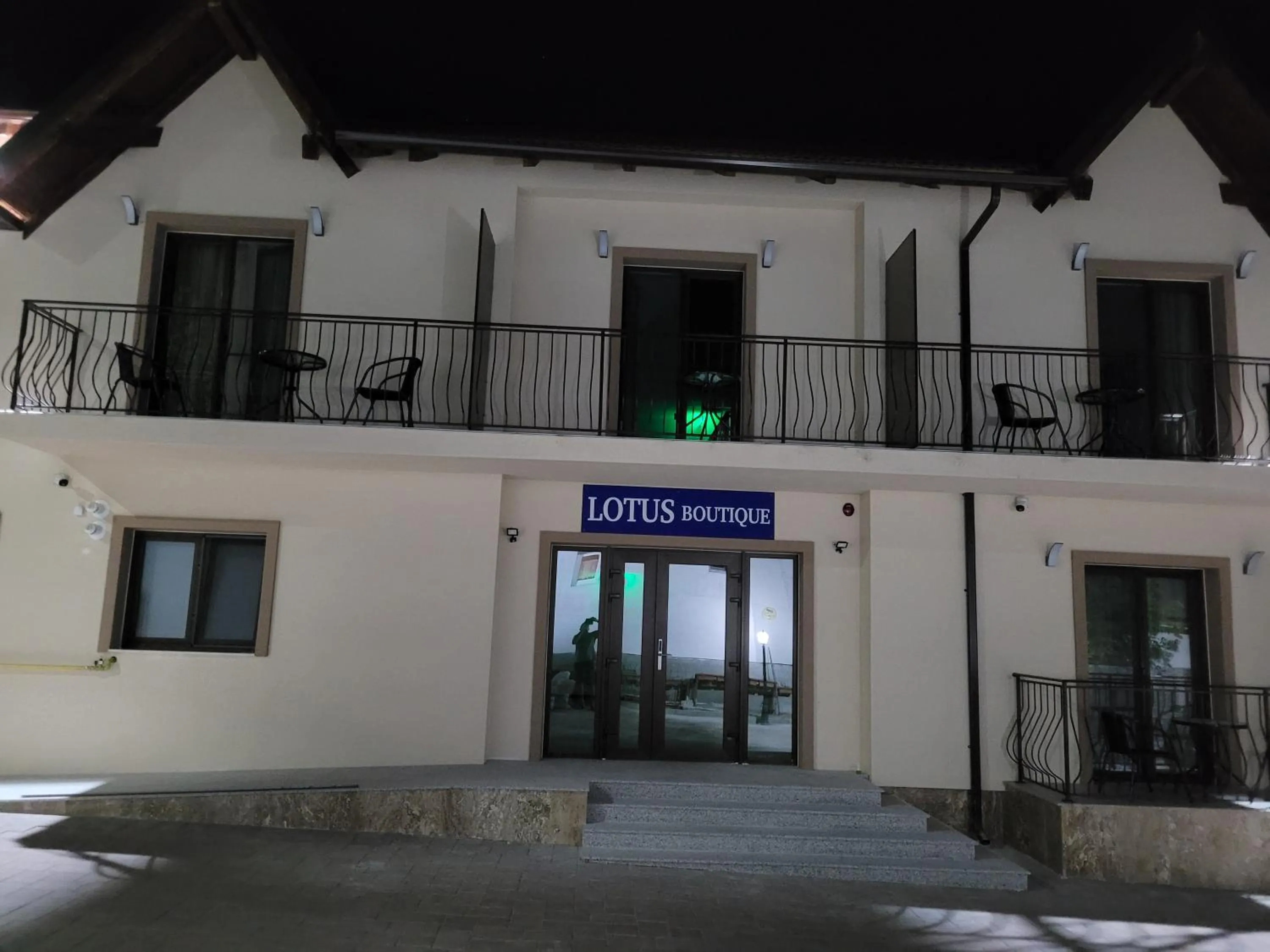 Facade/entrance in LOTUS Boutique