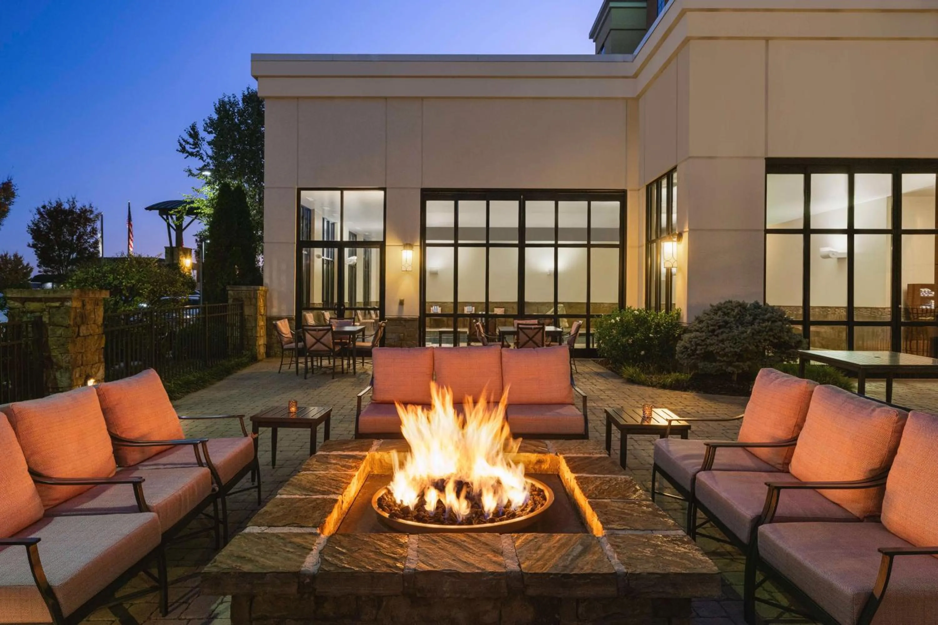 Patio in Embassy Suites Chattanooga Hamilton Place