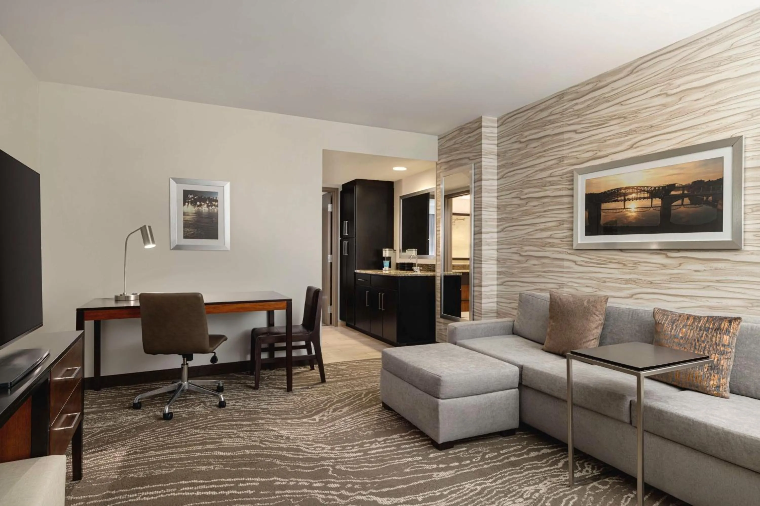 Bedroom in Embassy Suites Chattanooga Hamilton Place