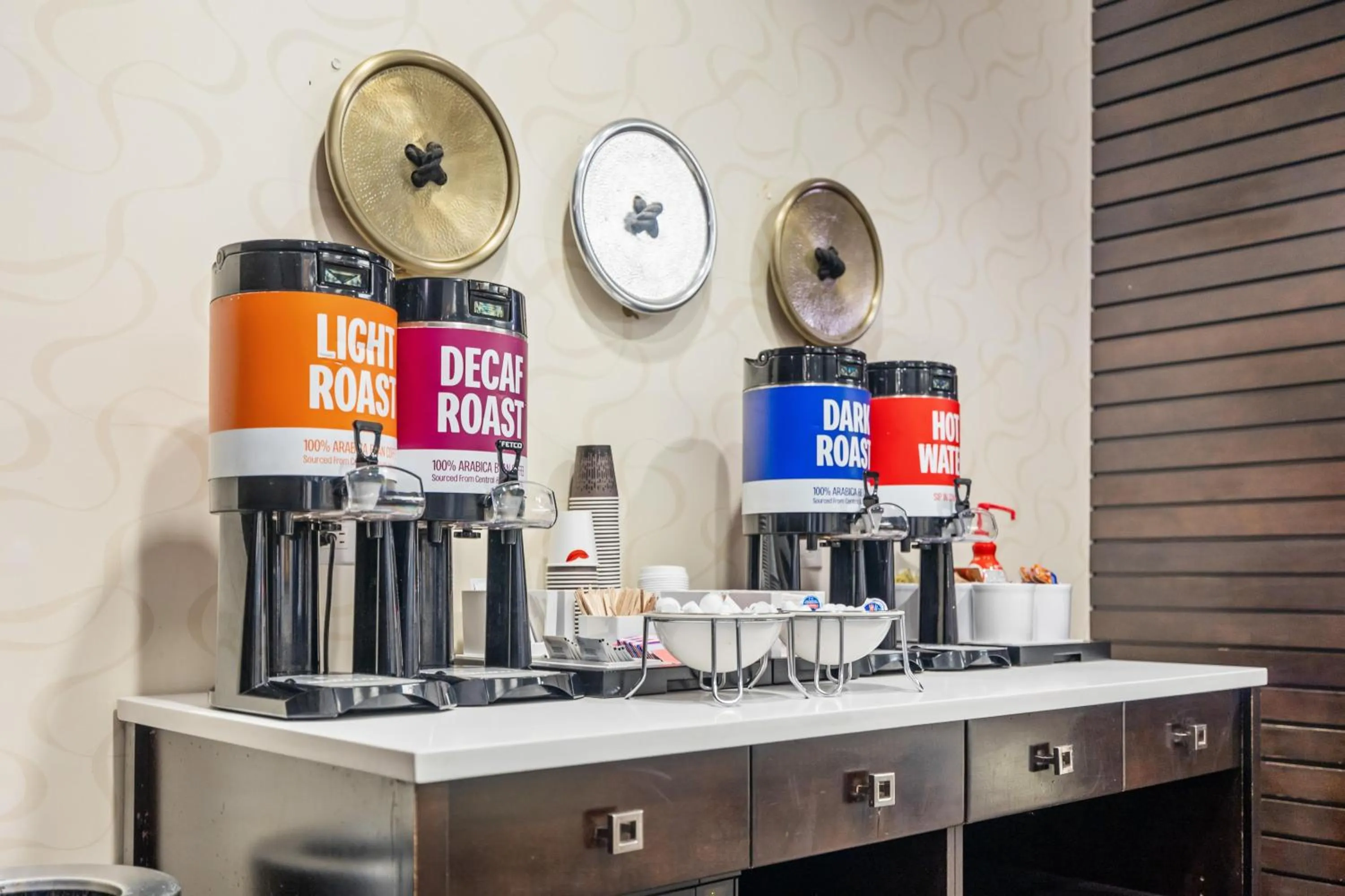 Dining area in Hampton Inn by Hilton Winnipeg