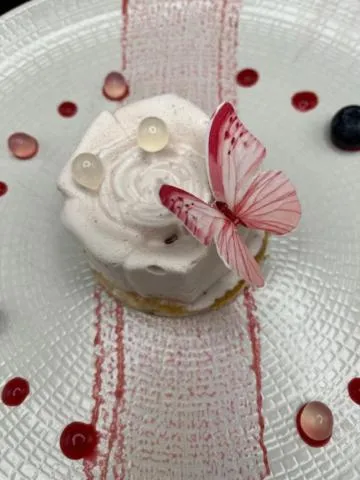 Restaurant/places to eat in Logis Hôtel Le Cygne