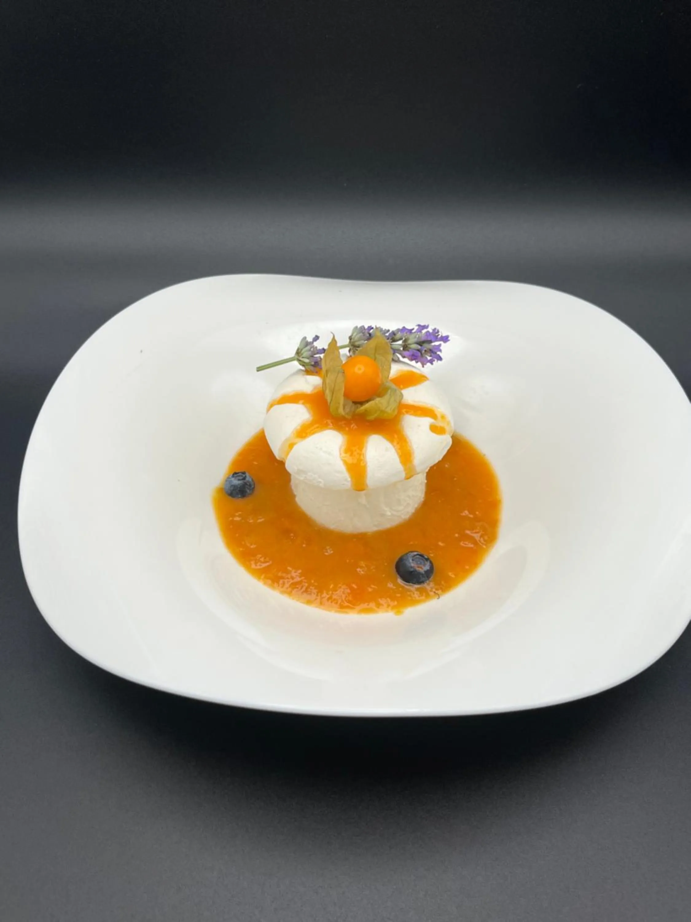 Restaurant/places to eat in Logis Hôtel Le Cygne