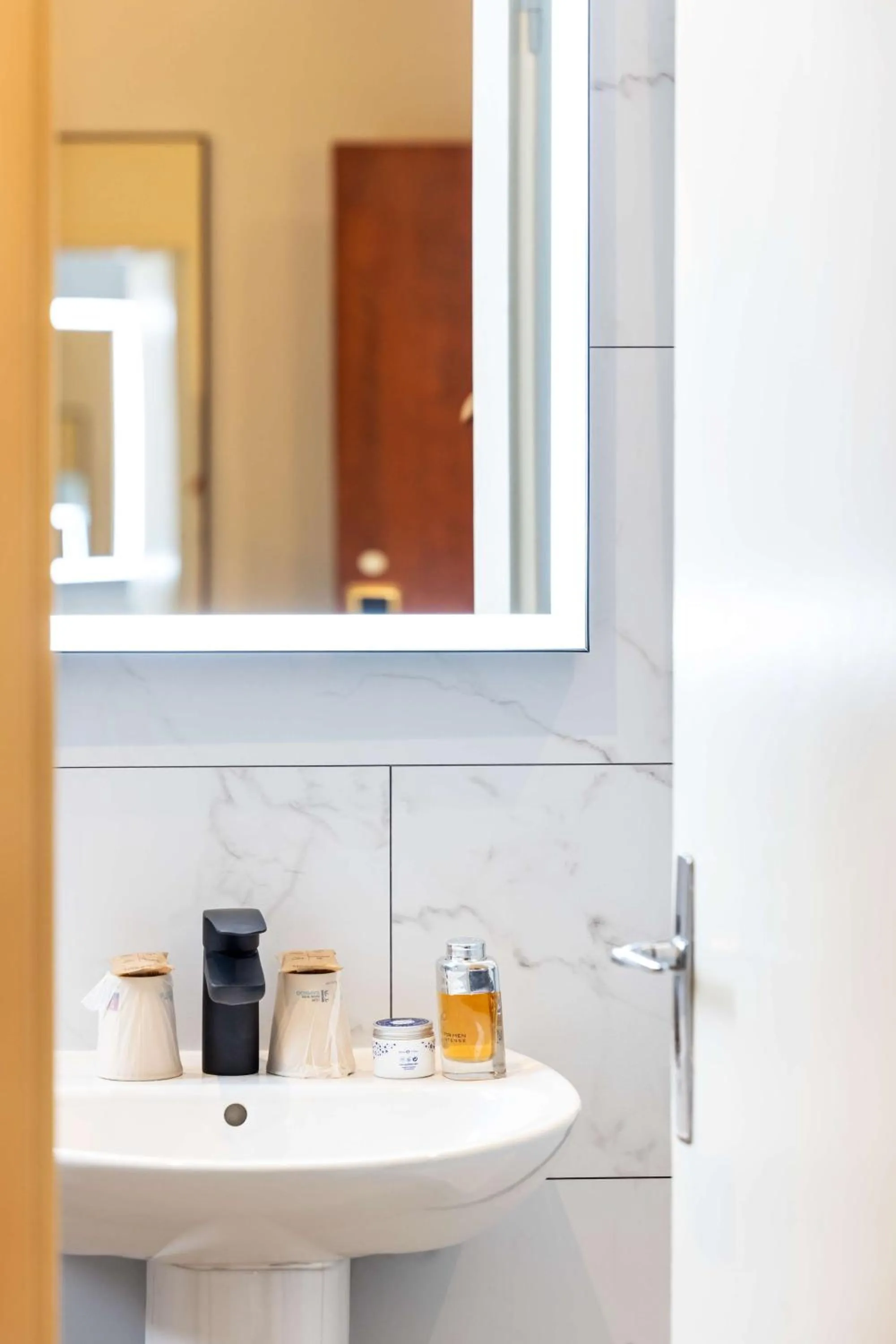 Bathroom in Best Western Metz Centre Gare