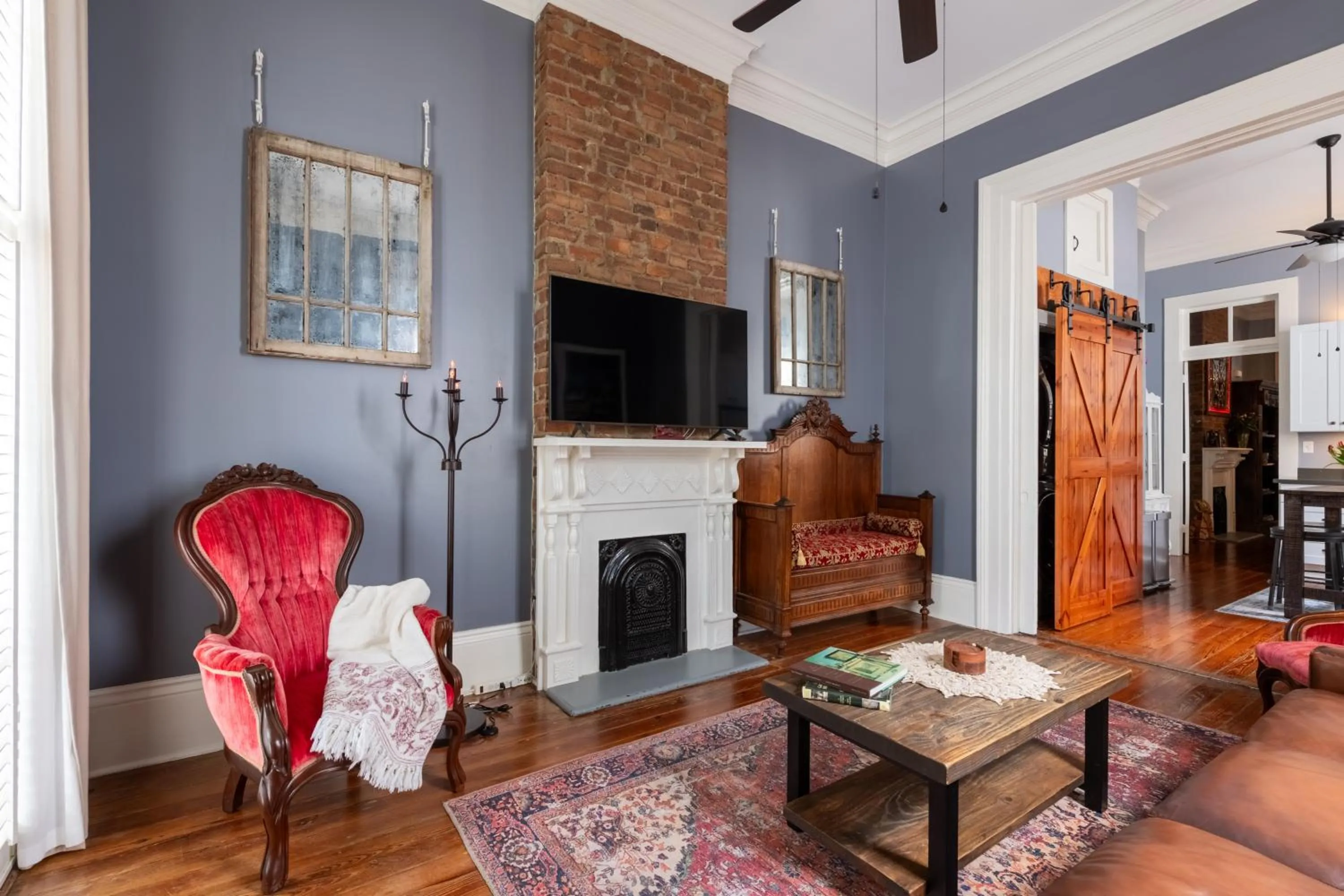 TV and multimedia in Luxury Historic Shotgun Home in Lower Garden District