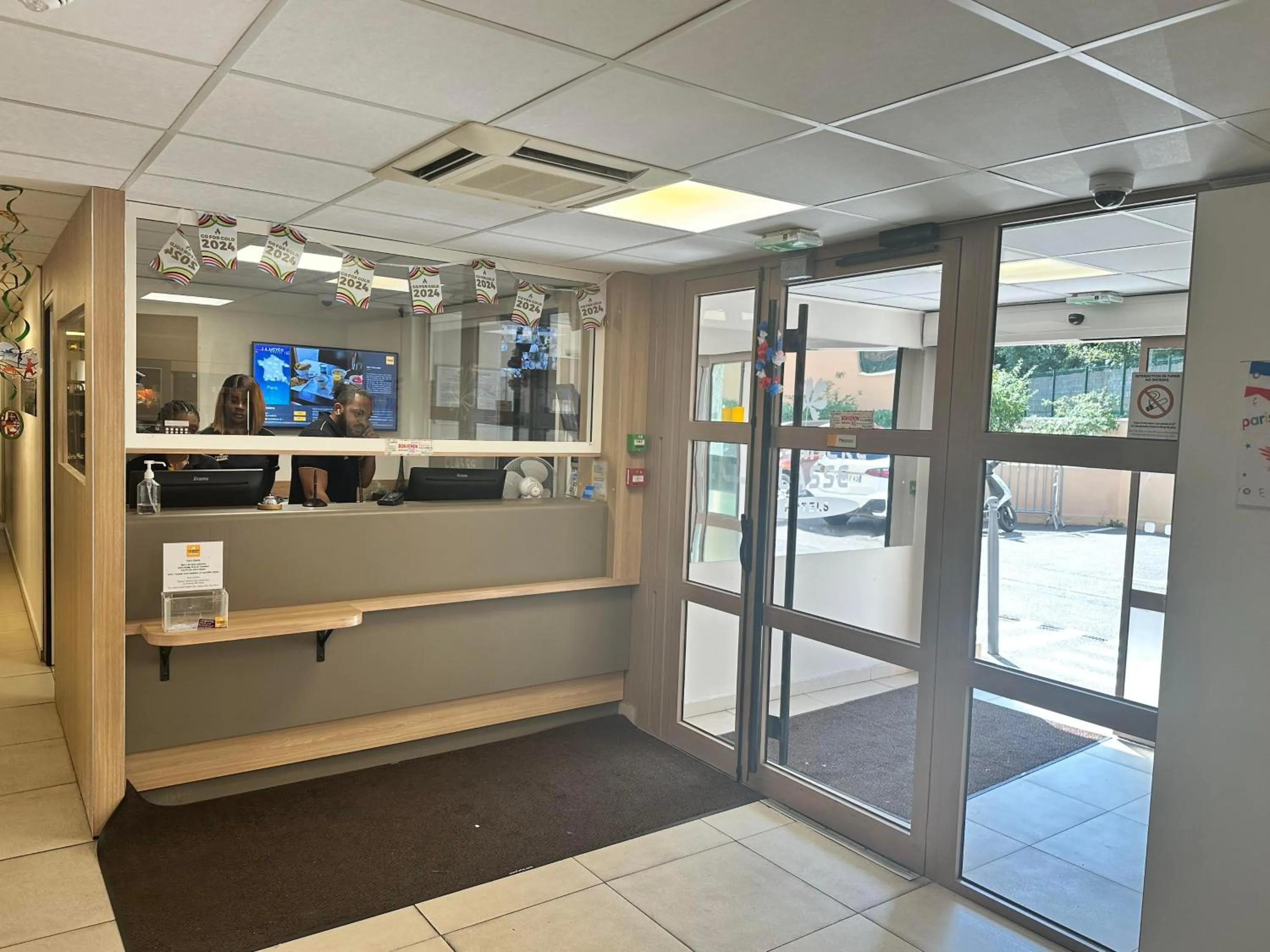 Lobby or reception in Première Classe Paris-Ouest Gennevilliers